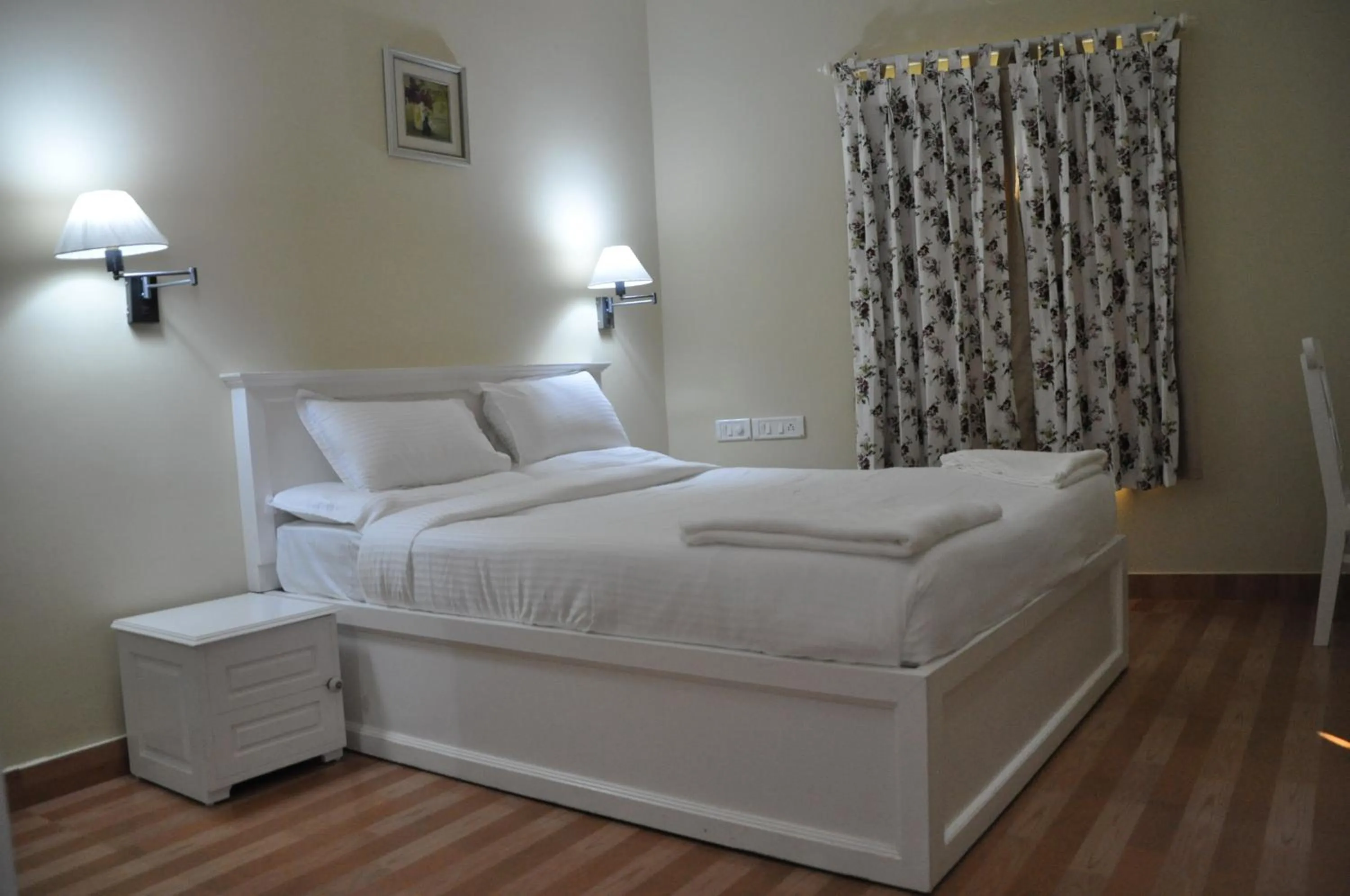 Bathroom, Bed in Daffodils Spice Court