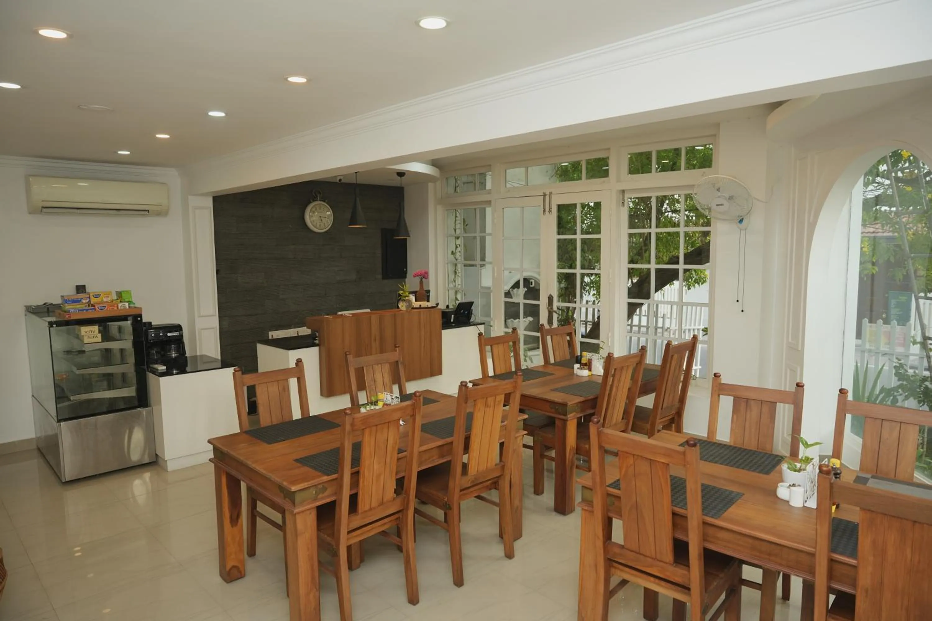 Daffodils Spice Court