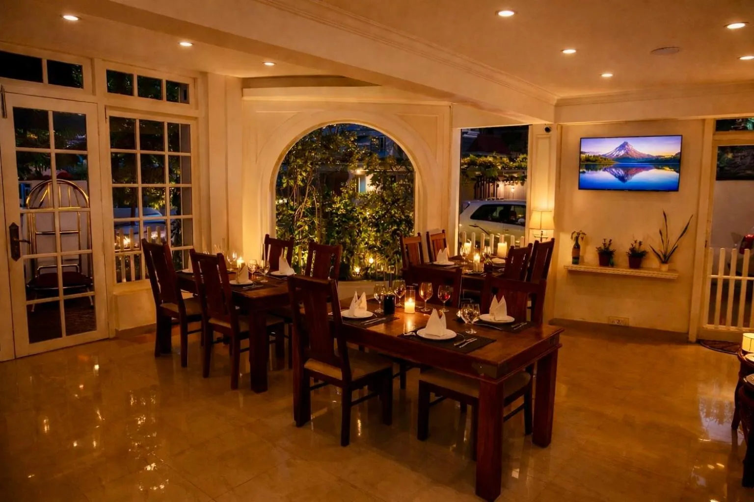 Restaurant/places to eat in Daffodils Spice Court