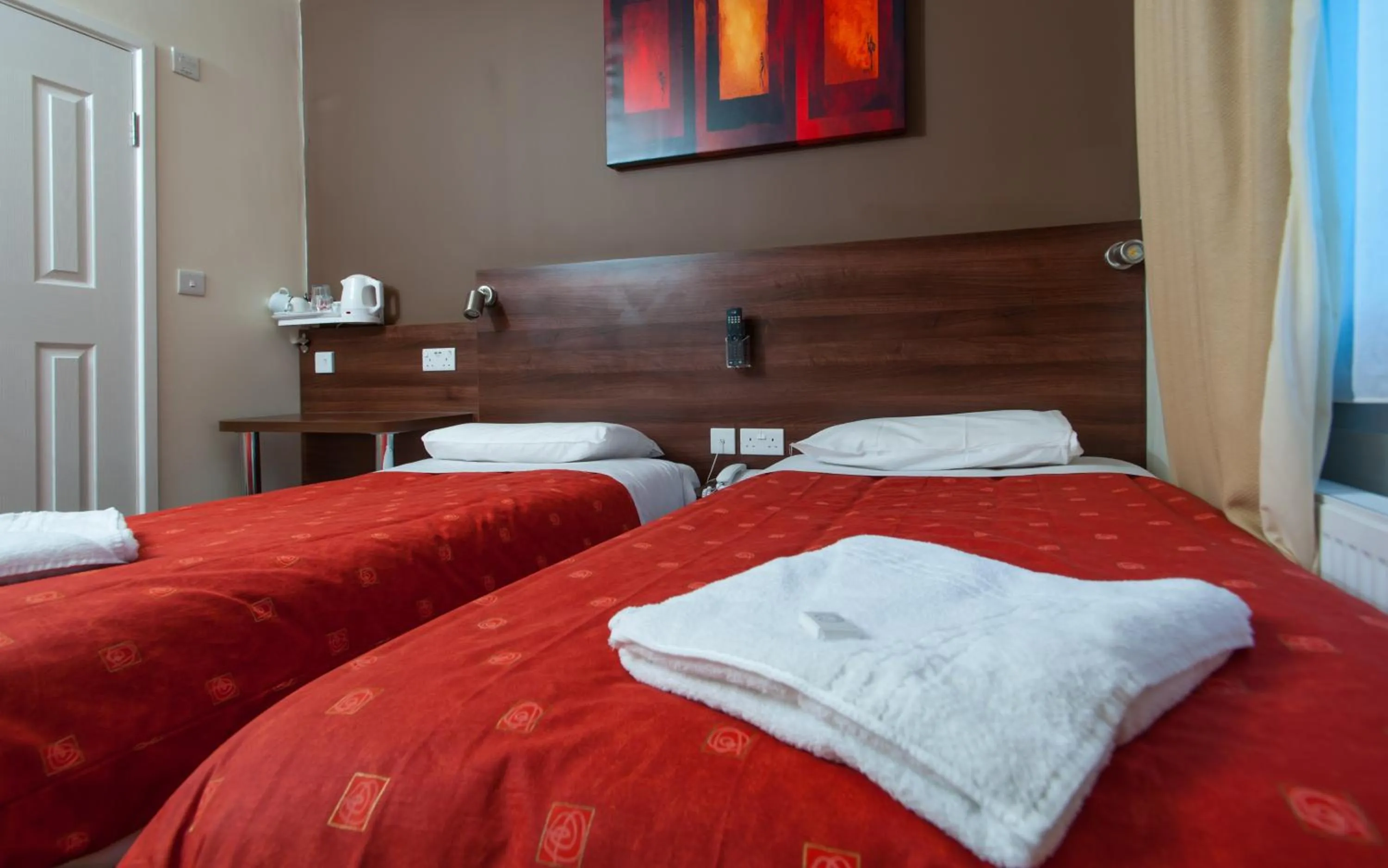 Bed in Marble Arch Inn