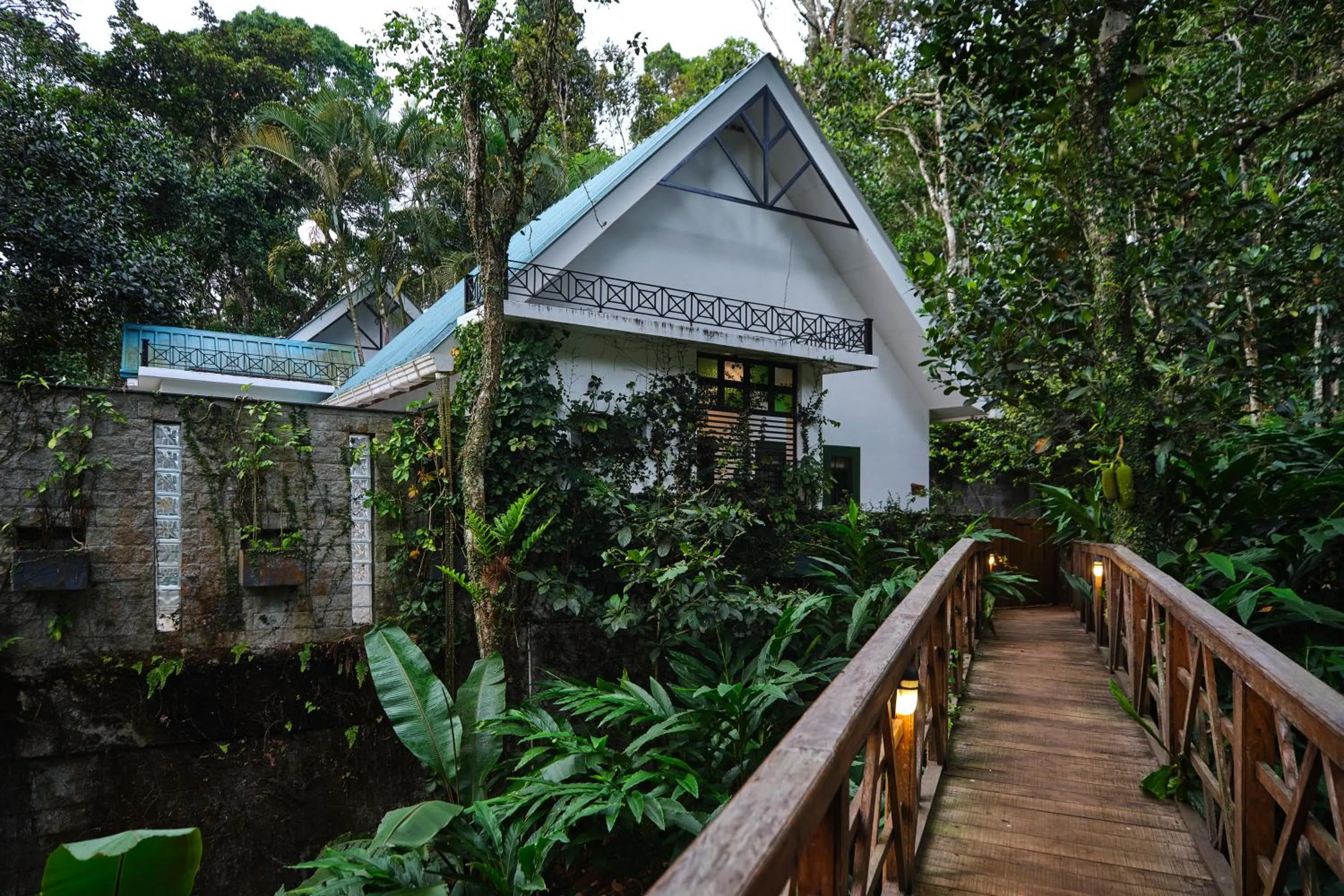 Property building in Reen Resorts Aanavilasam Plantation Thekkady