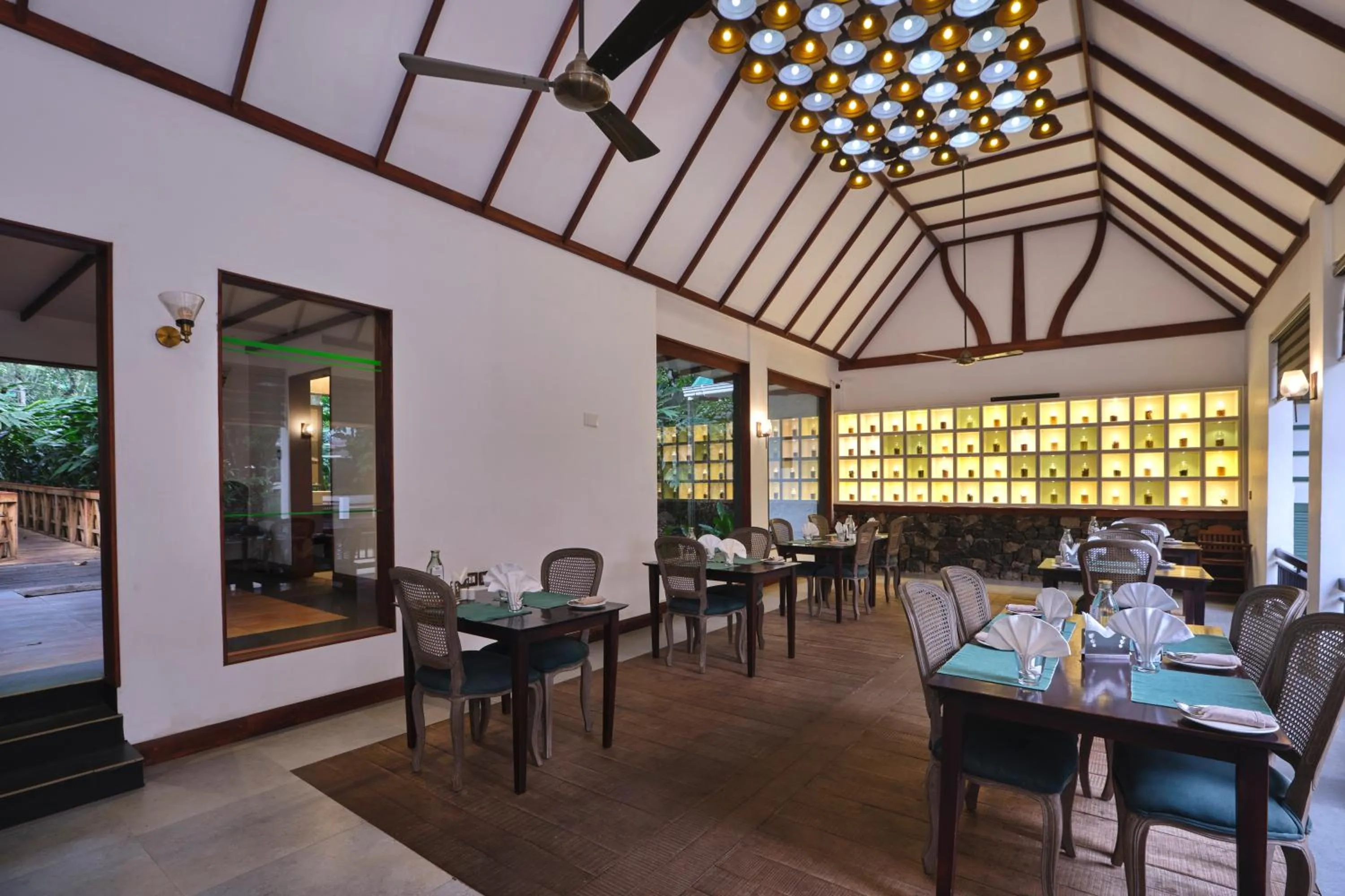Restaurant/places to eat in Reen Resorts Aanavilasam Plantation Thekkady