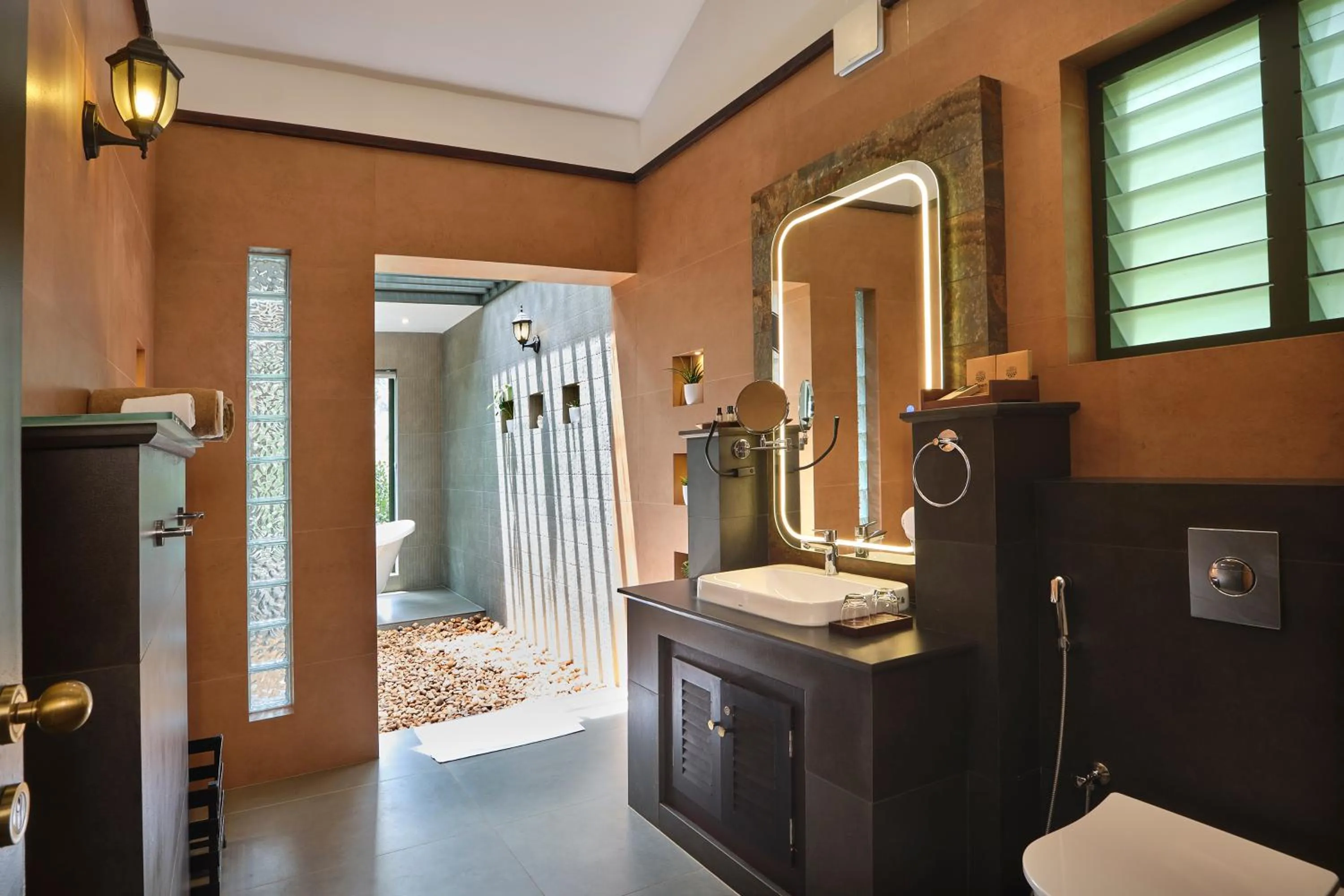 Bathroom in Reen Resorts Aanavilasam Plantation Thekkady