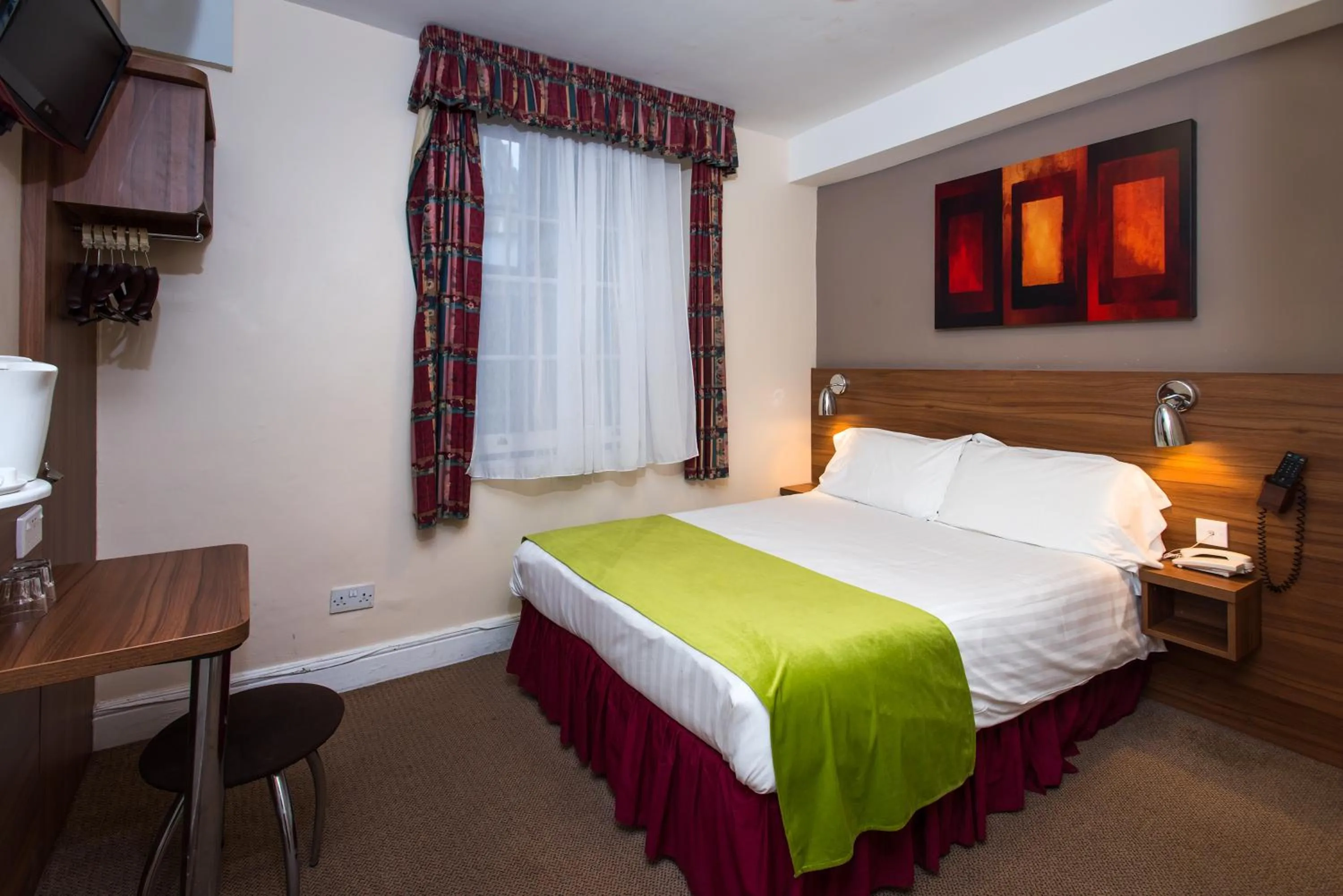 Bed in Dover Hotel - B&B