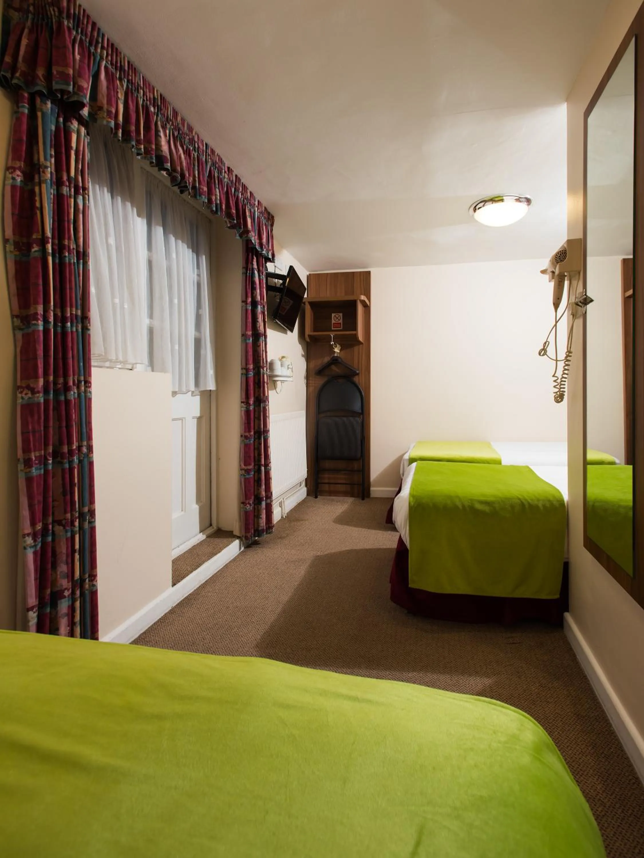 Bed in Dover Hotel - B&B