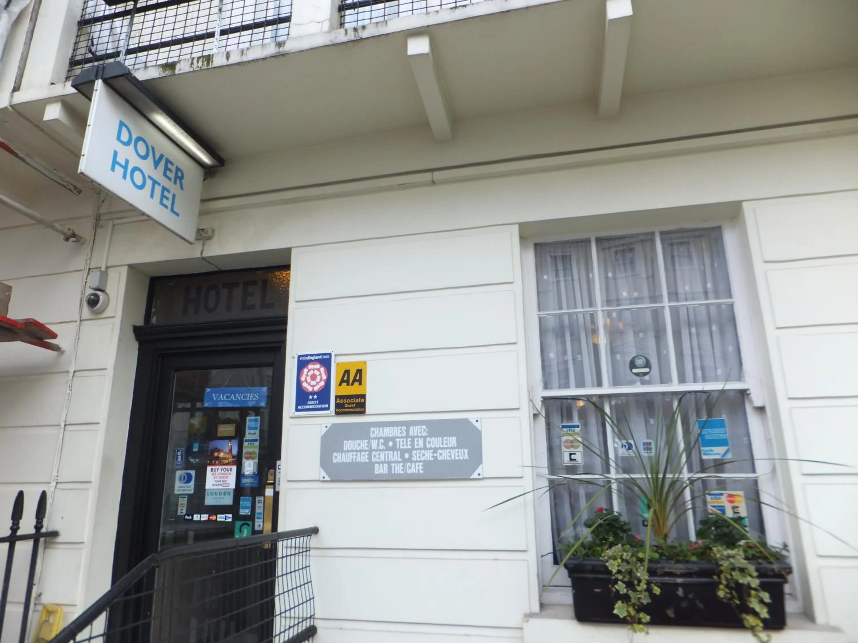 Facade/entrance in Dover Hotel - B&B