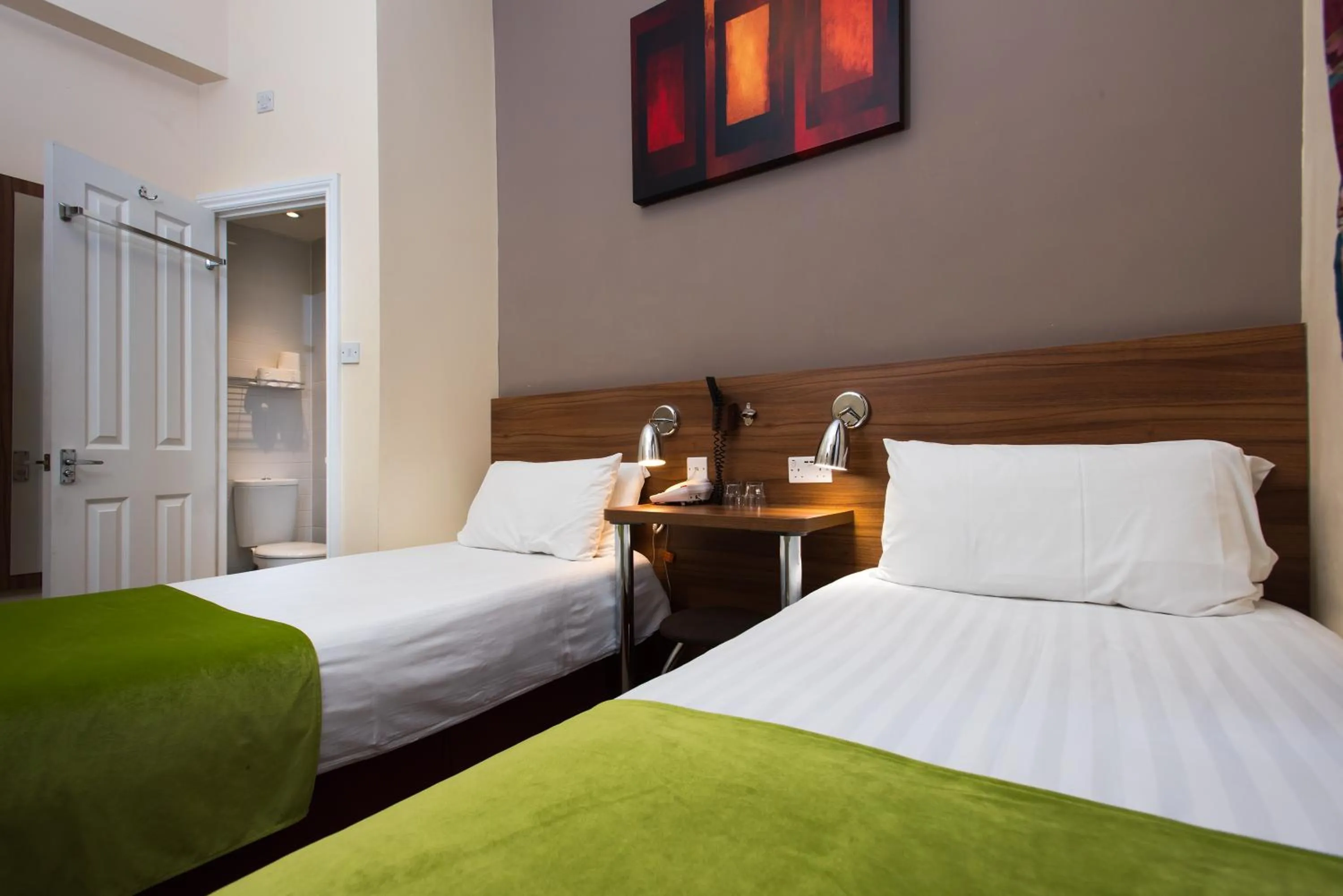 Photo of the whole room, Bed in Dover Hotel - B&B