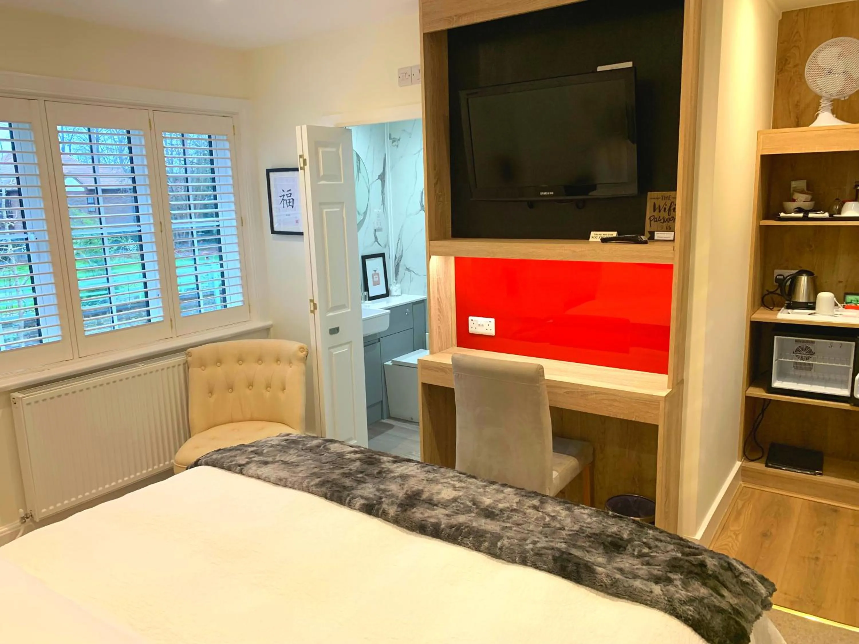 Bedroom, TV/Entertainment Center in The Malt House