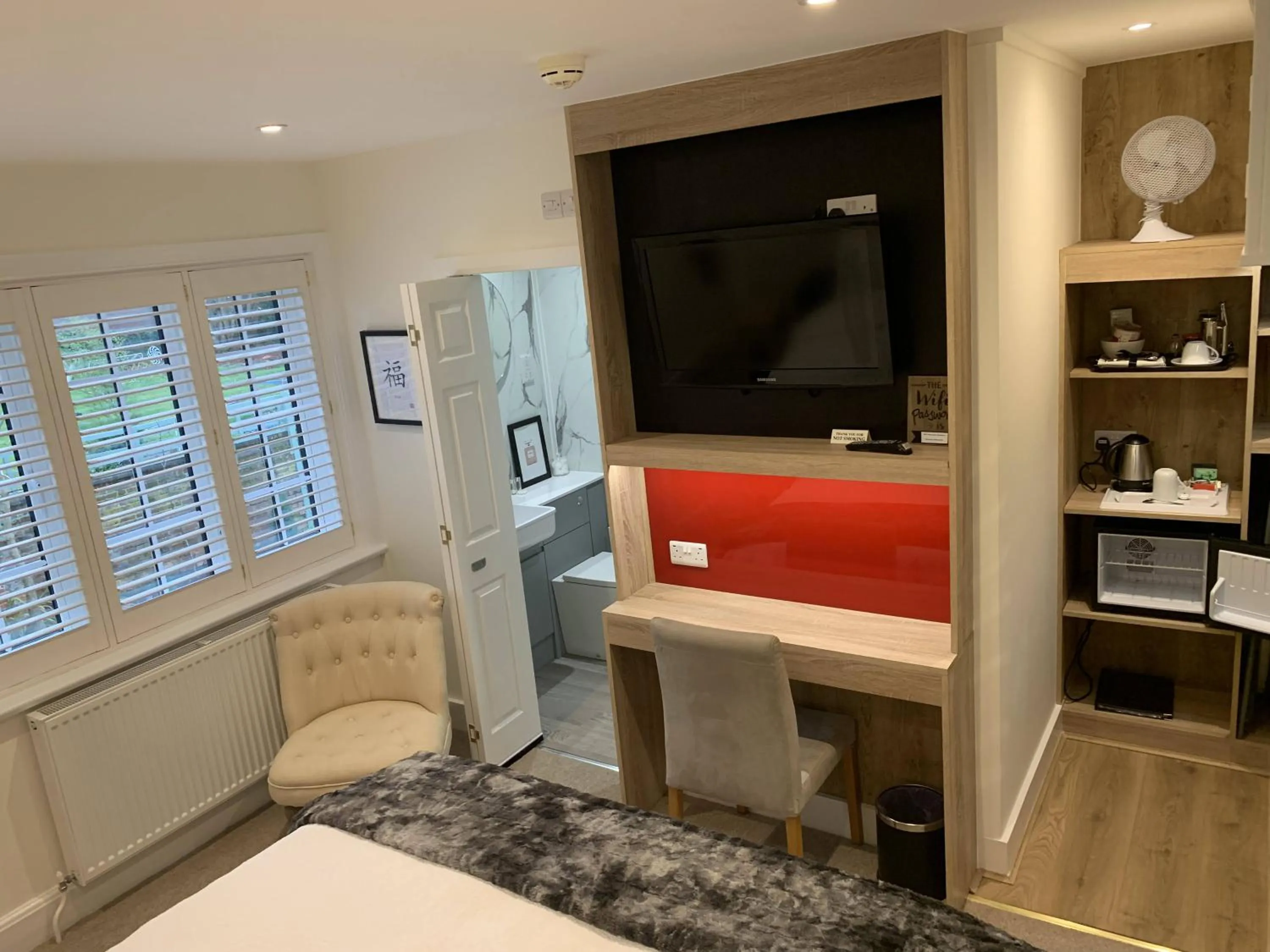 Bedroom, TV/Entertainment Center in The Malt House