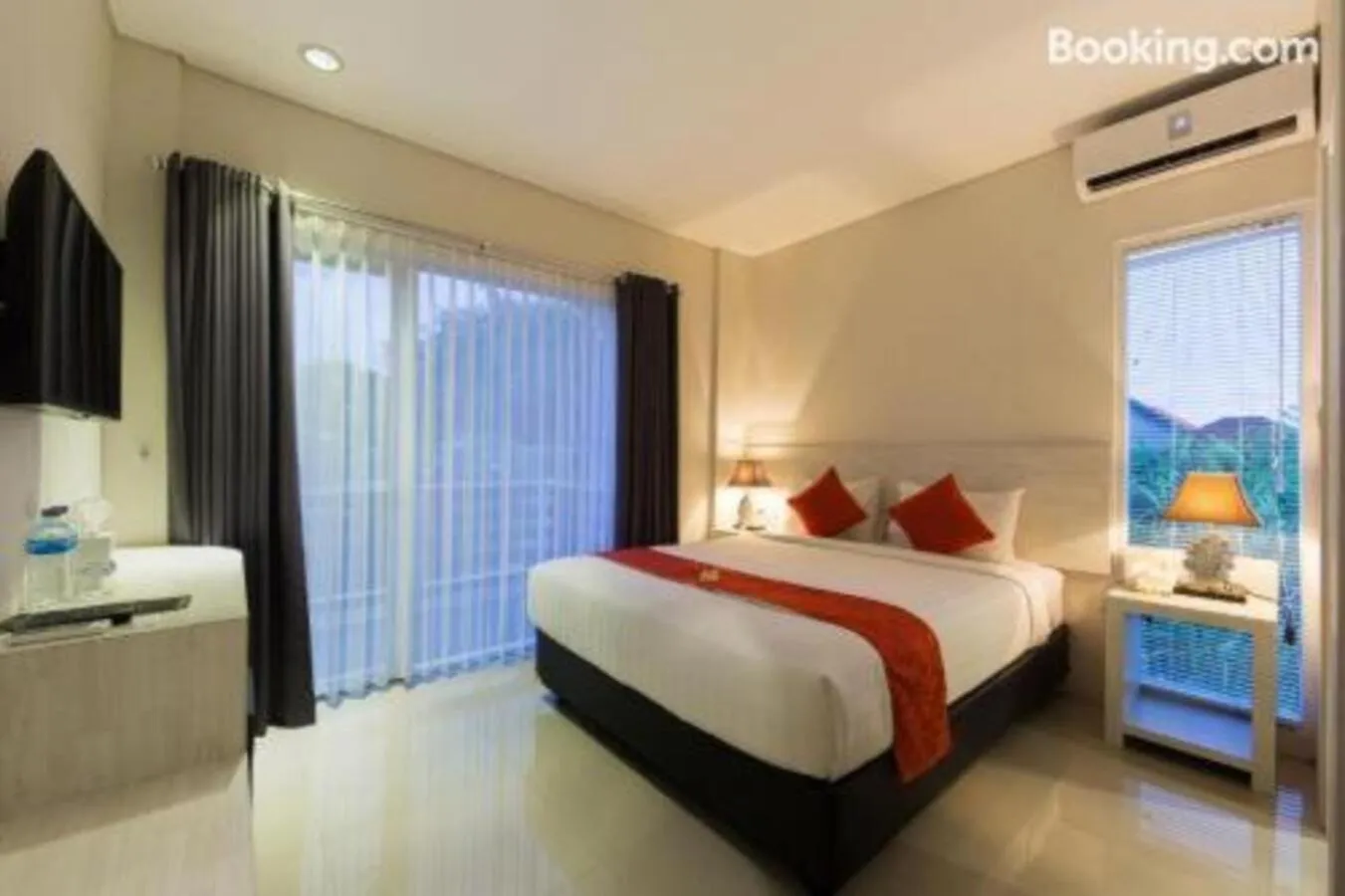 Bed in The Rinaya Canggu by ecommerceloka