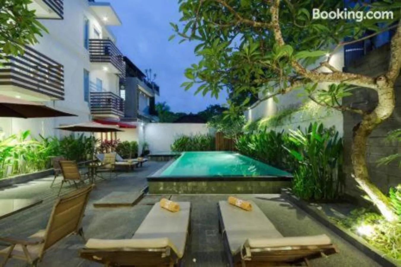 Restaurant/places to eat in The Rinaya Canggu by ecommerceloka