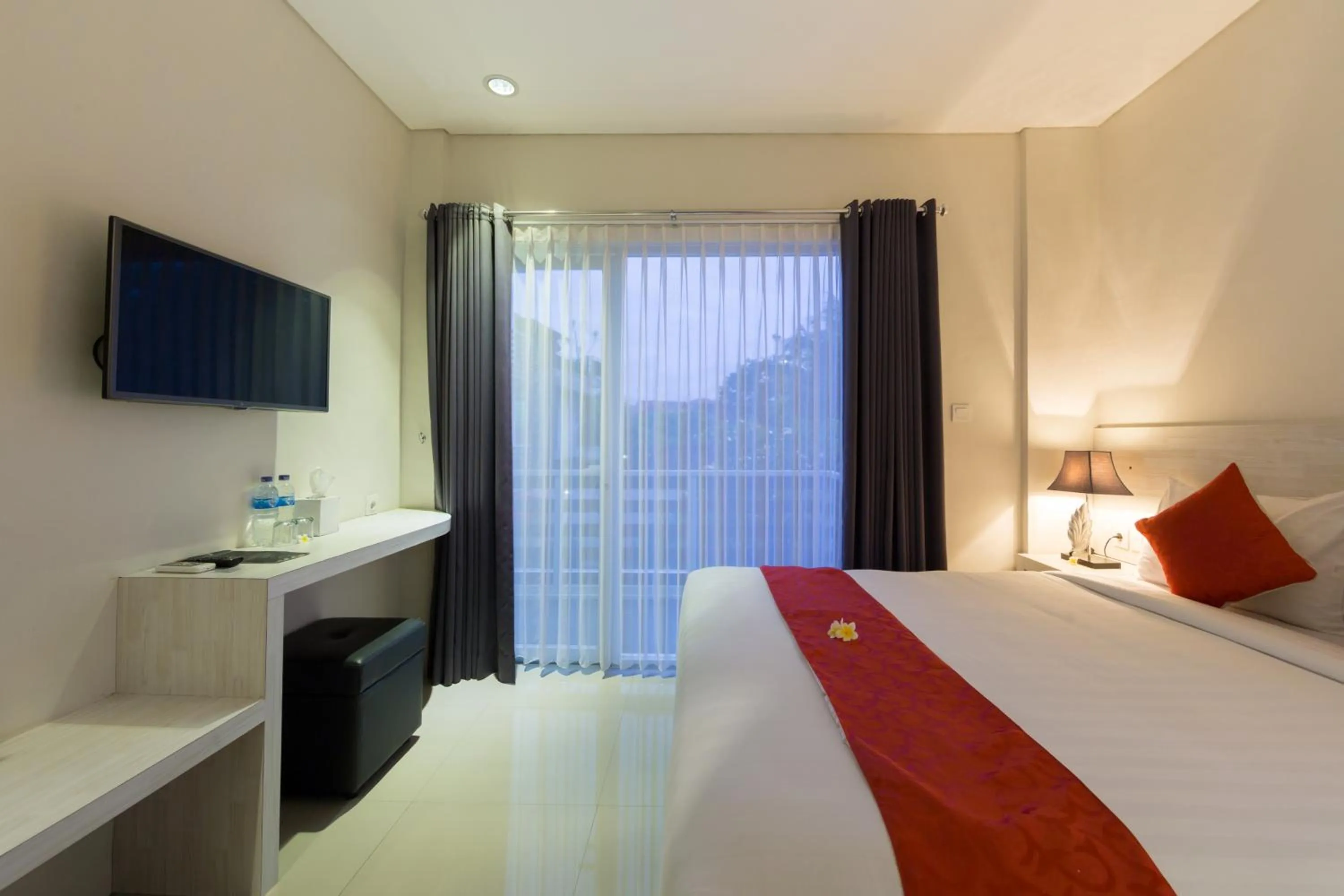 Bed in The Rinaya Canggu by ecommerceloka