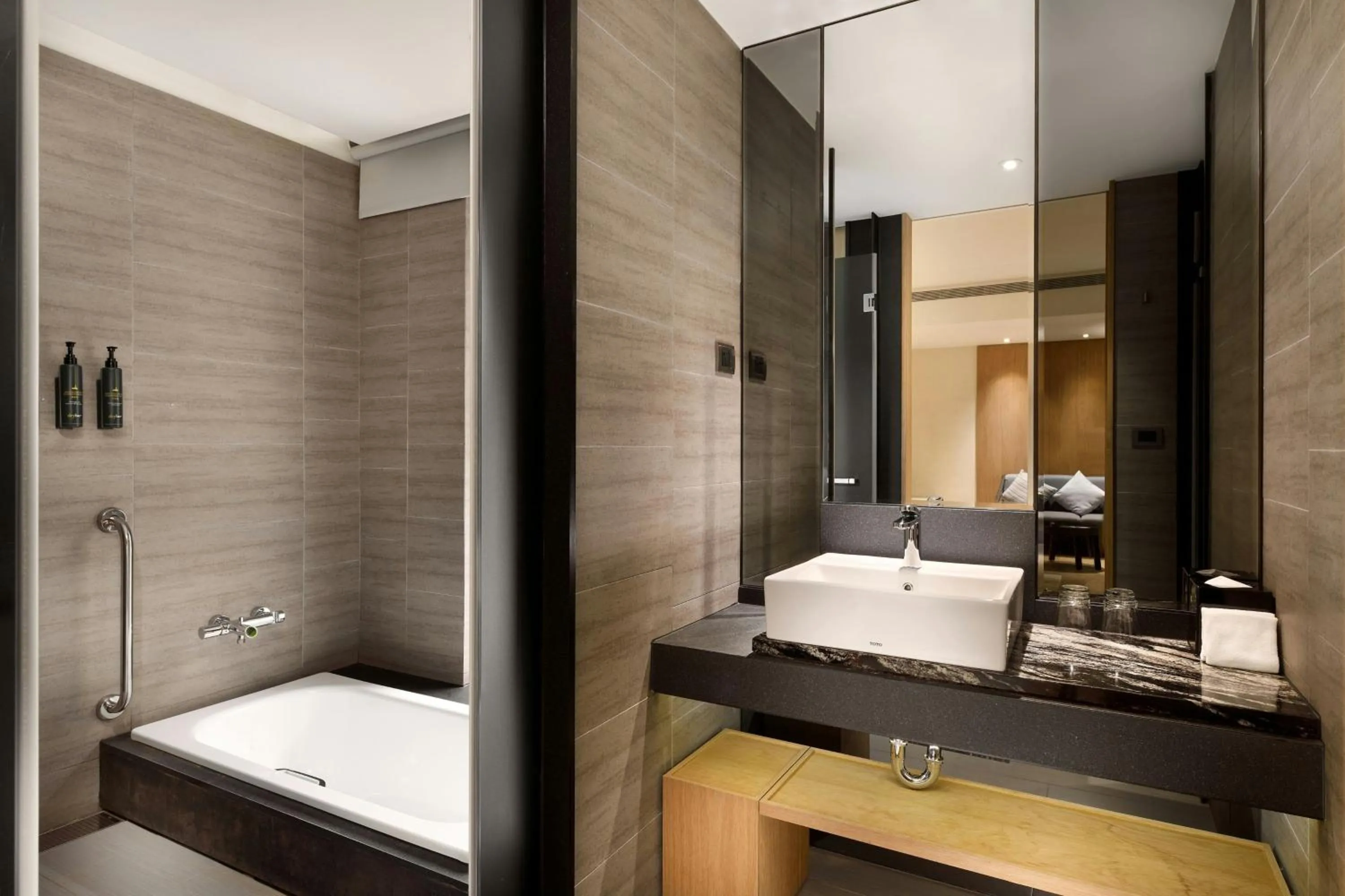 Photo of the whole room in Aloft Taipei Zhongshan