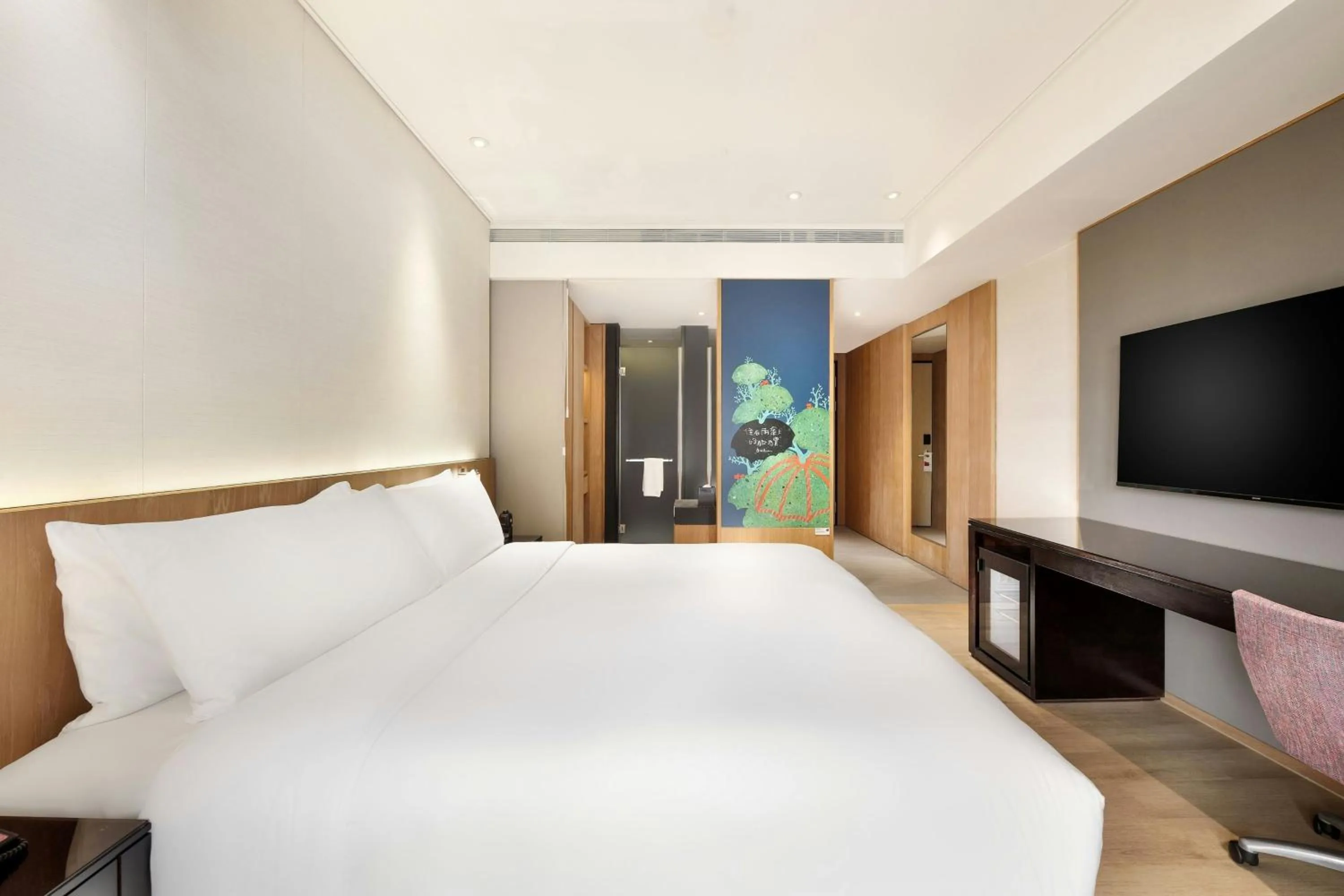 Photo of the whole room, Bed in Aloft Taipei Zhongshan