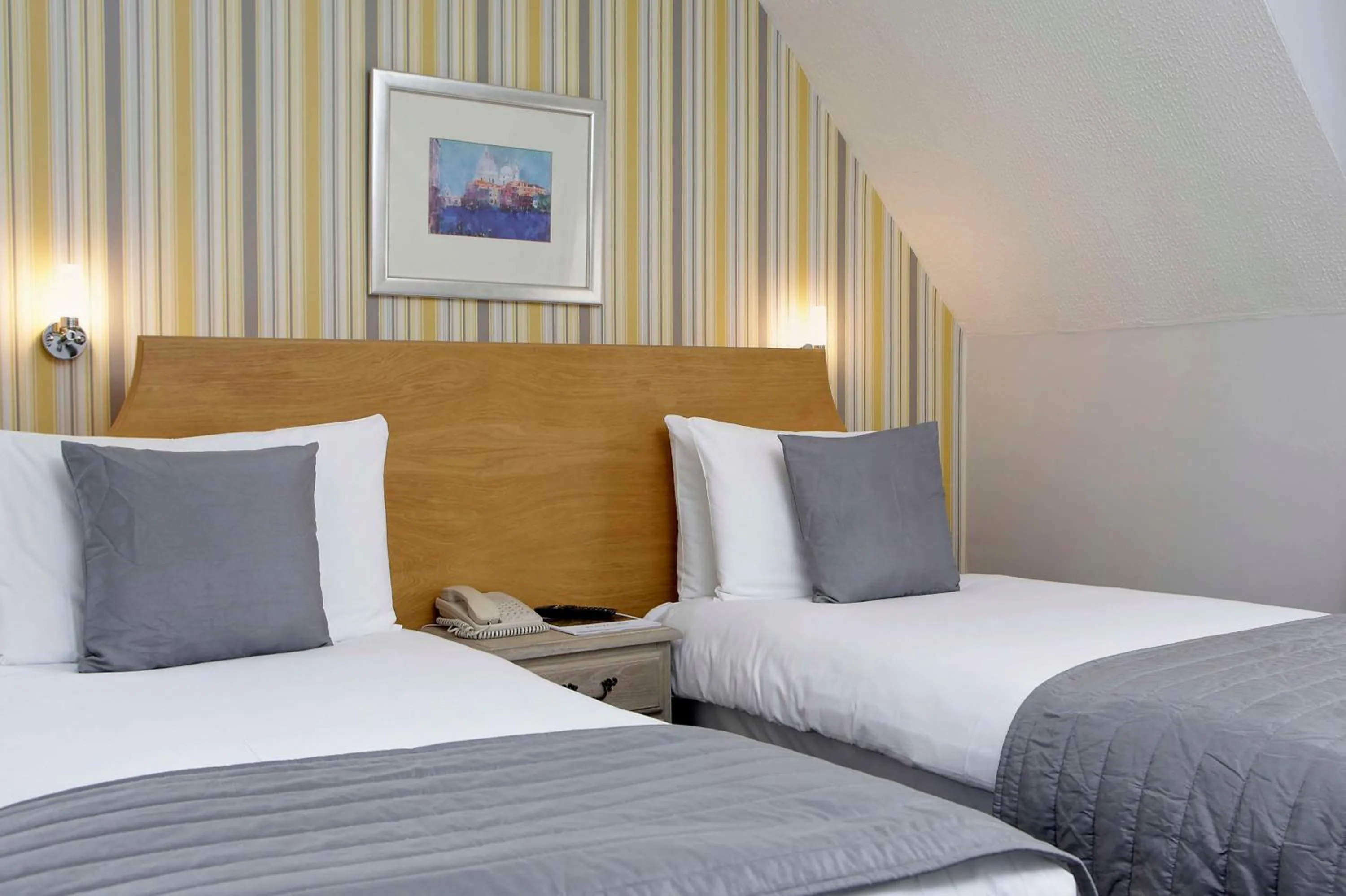 Bedroom, Bed in Best Western Reading Calcot Hotel