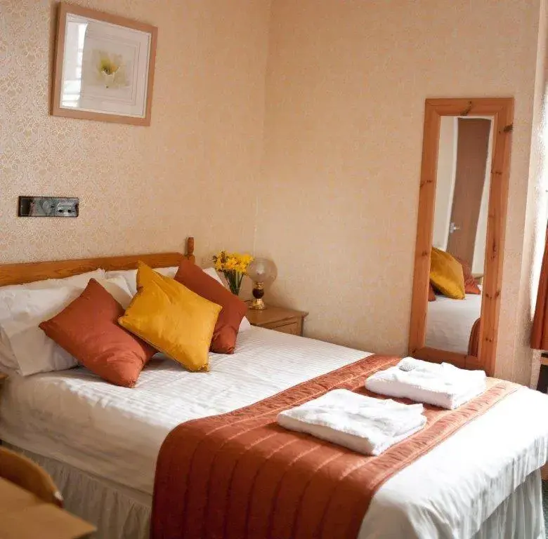 Standard Double Room - single occupancy in Arrandale House Standard Double Room - single occupancy in Arrandale House