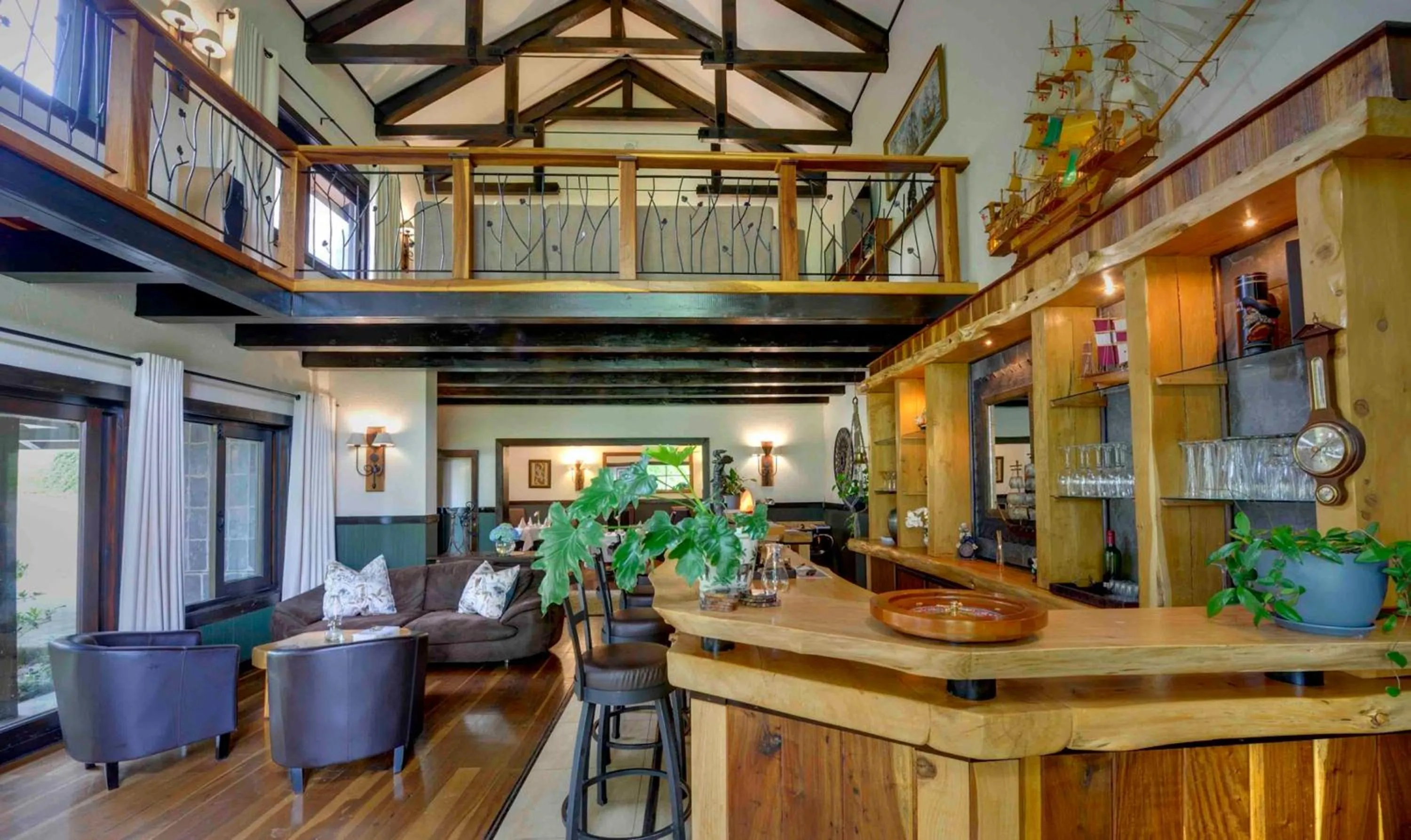 Communal lounge/ TV room in Malachite Manor