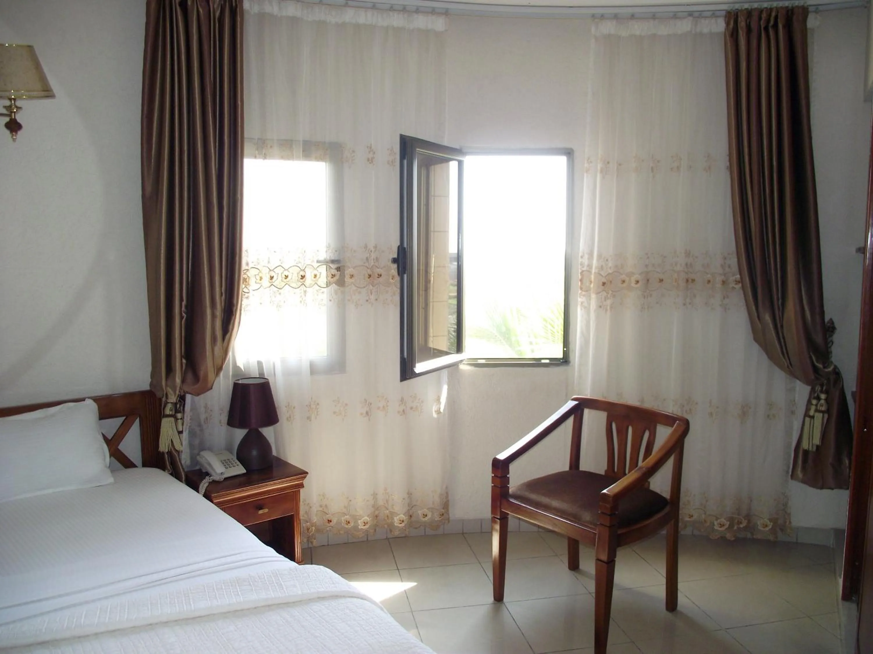 Bedroom, Bed in Hotel Ghis Palace