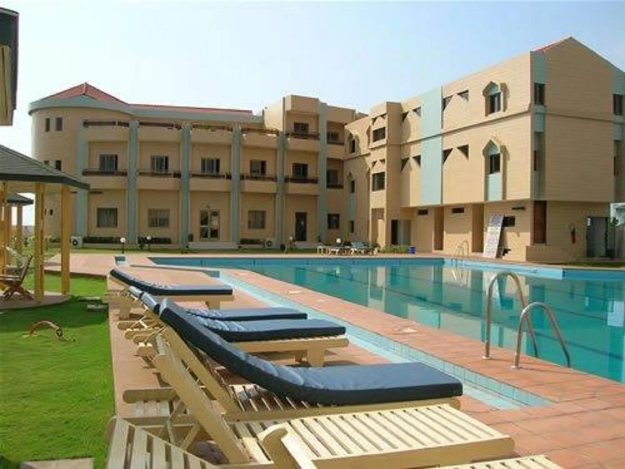 Pool view in Hotel Ghis Palace