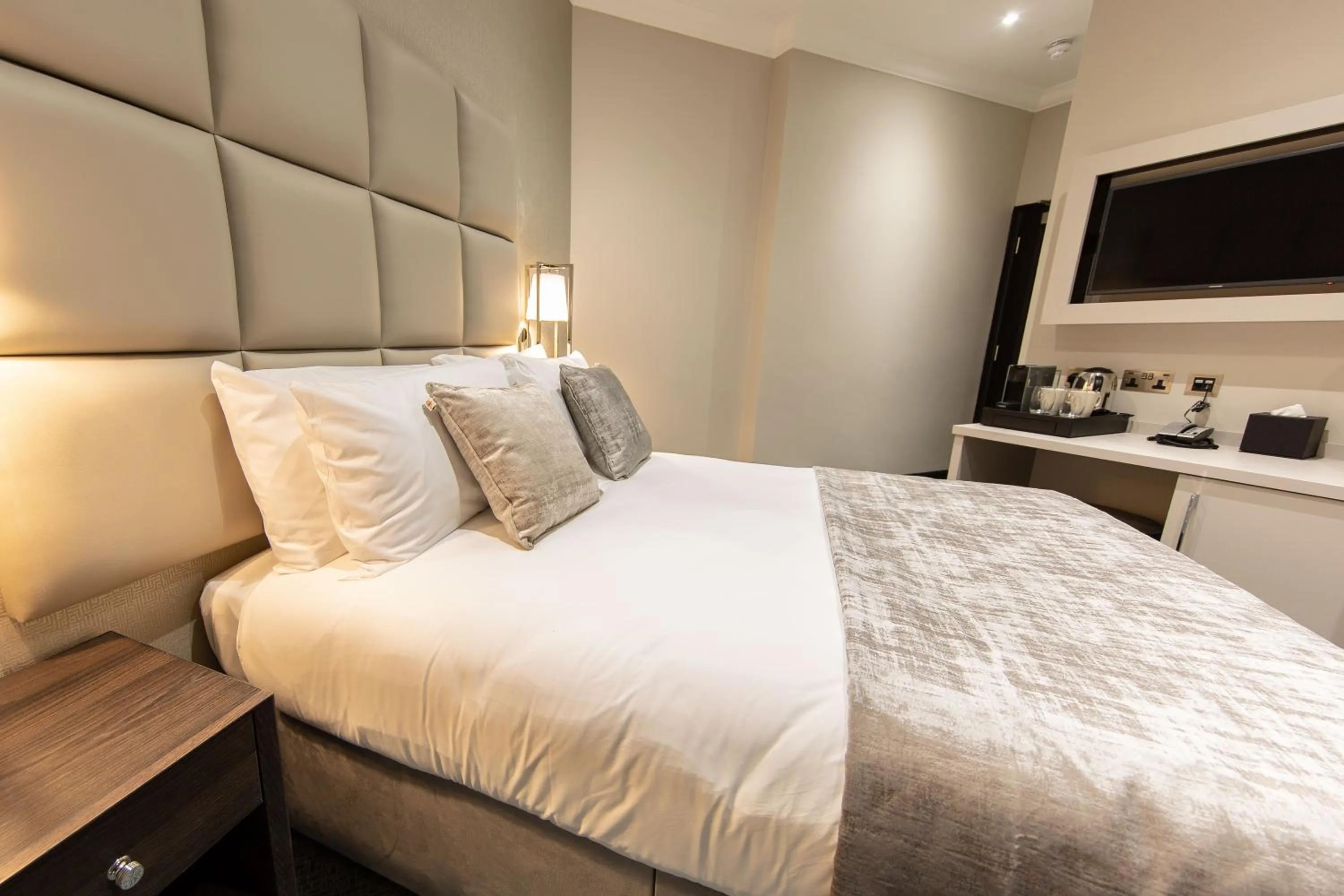 Bed in The Crescent Hyde Park