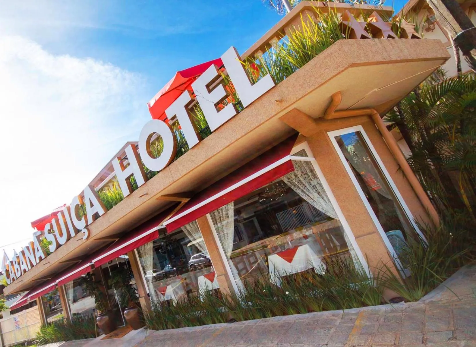 Facade/entrance in Hotel Cabana Suiça