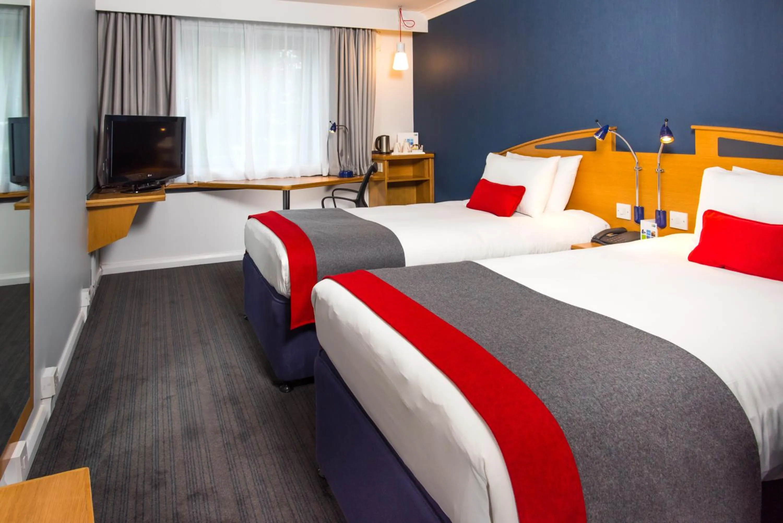 Photo of the whole room, Bed in Holiday Inn Express East Midlands Airport by IHG