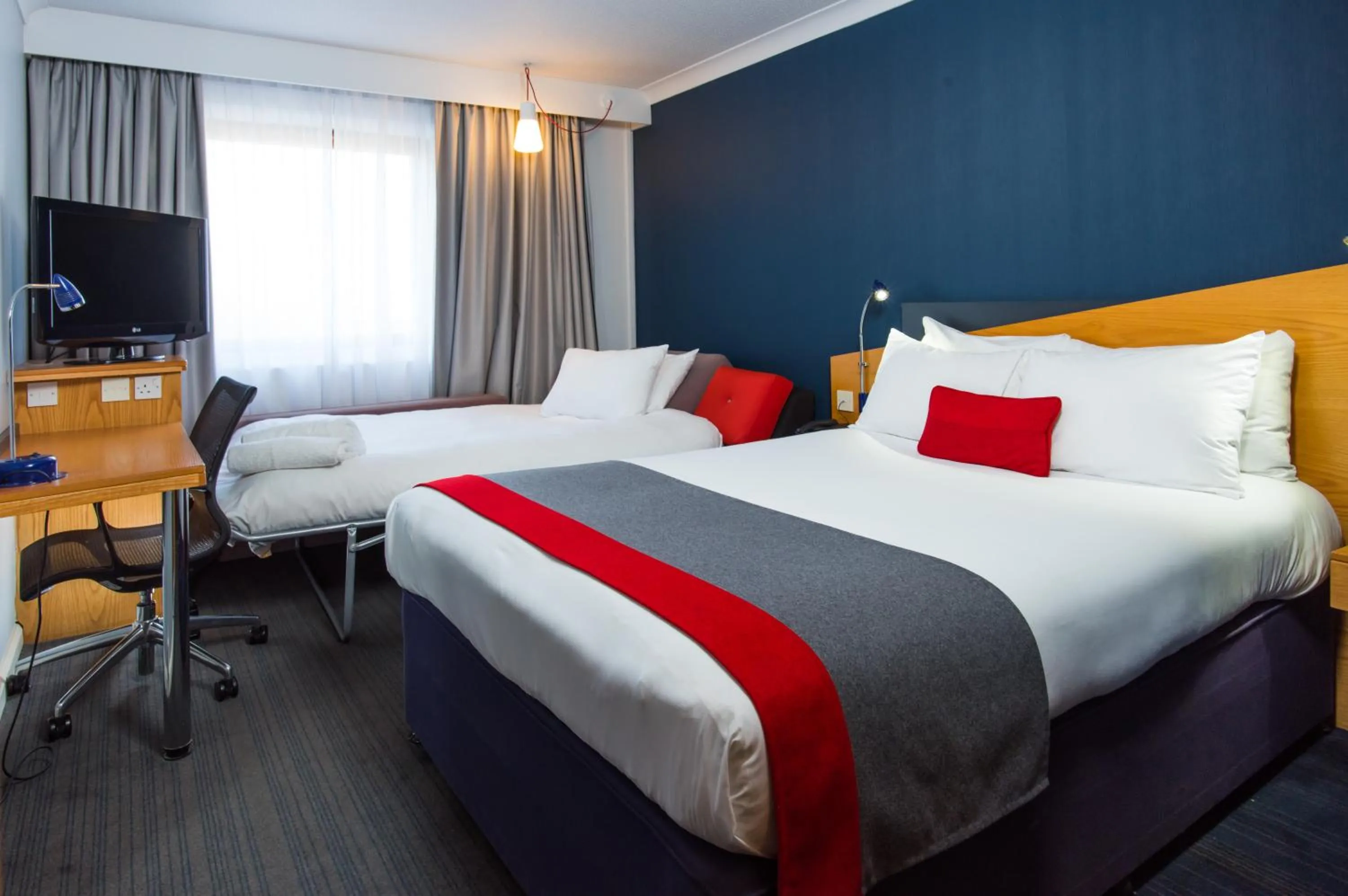 Photo of the whole room, Bed in Holiday Inn Express East Midlands Airport by IHG