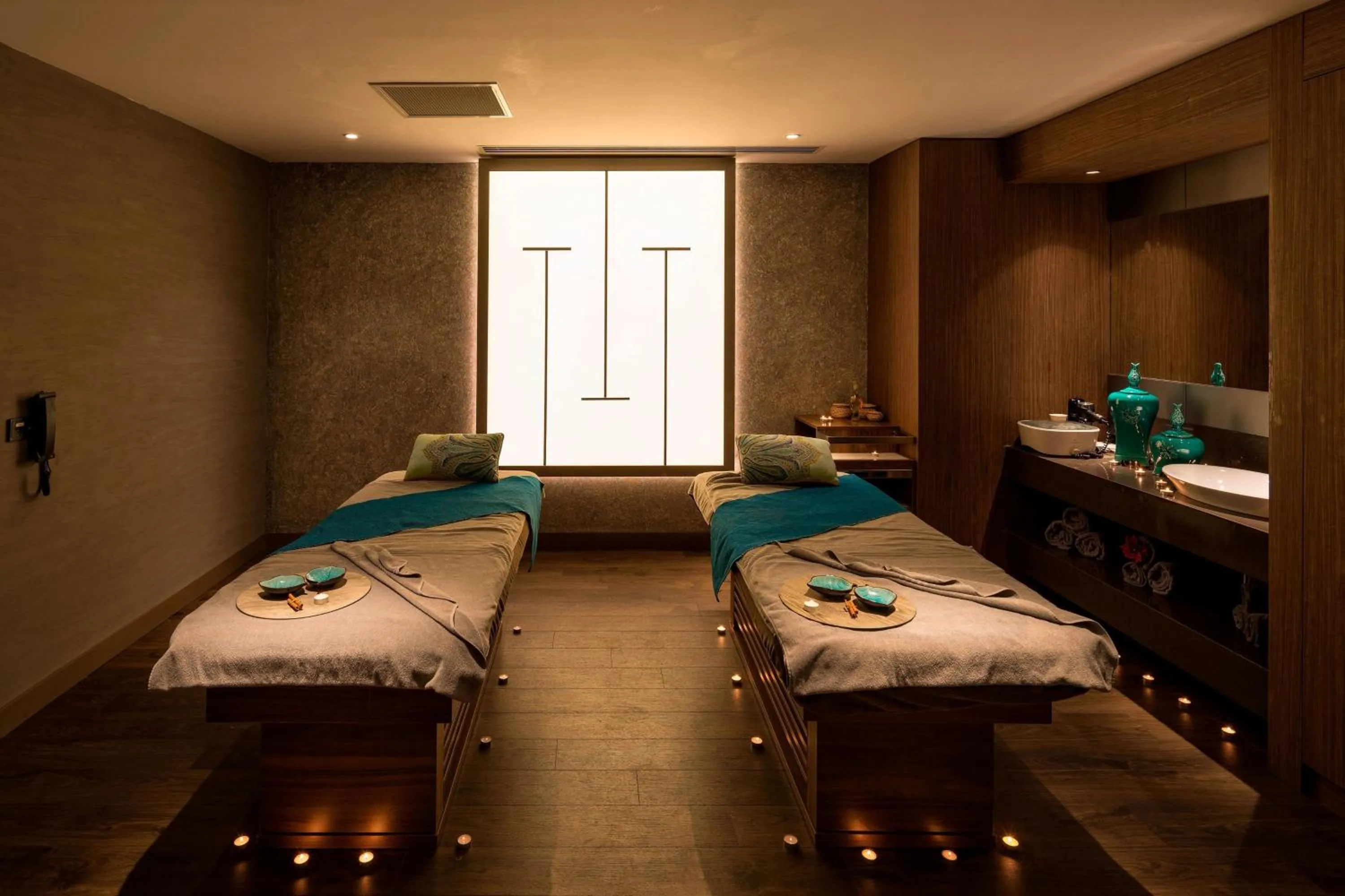 Spa and wellness centre/facilities, Bed in Sheraton Grand Istanbul Atasehir