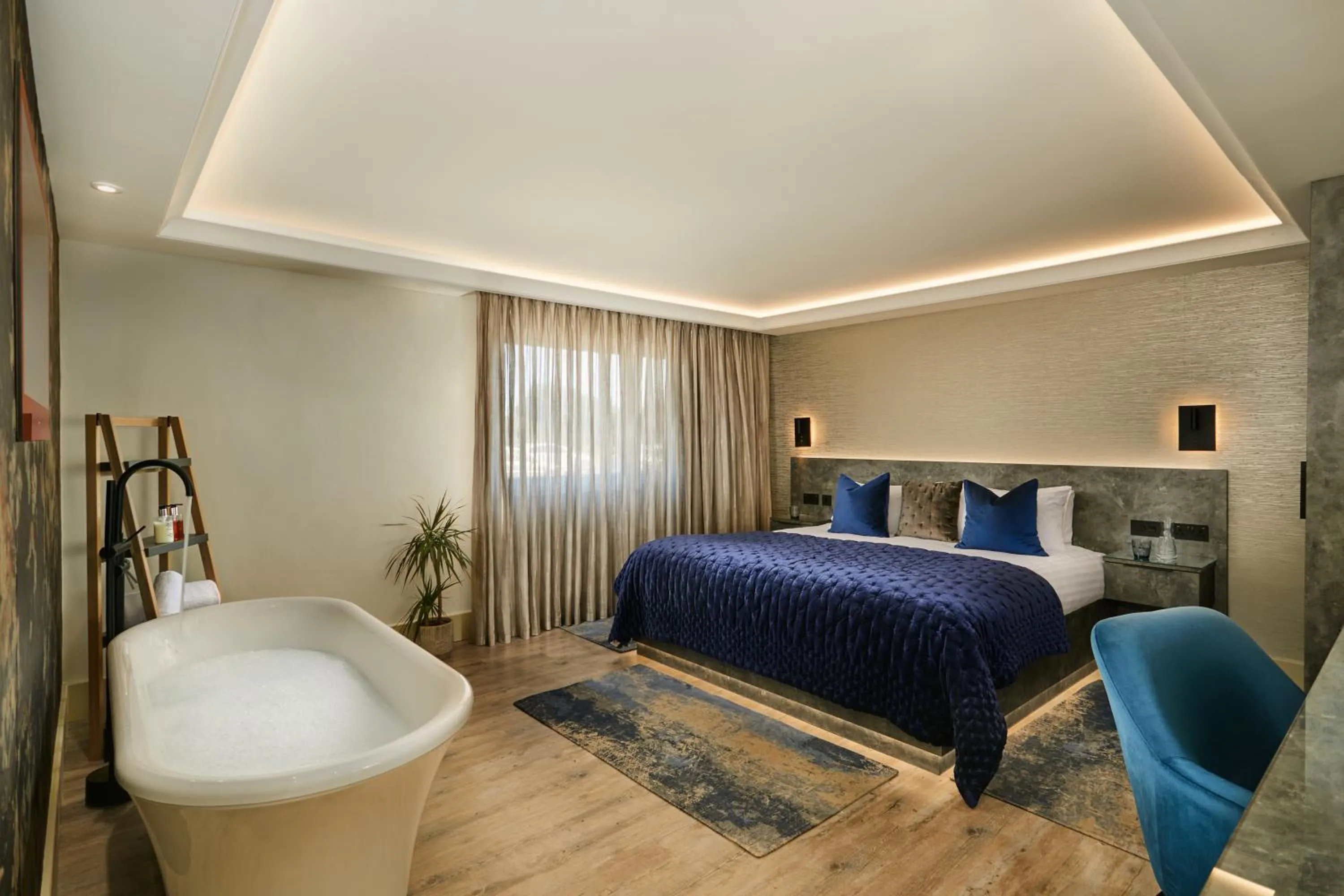 Photo of the whole room, Bed in Langstone Quays Resort, Portsmouth