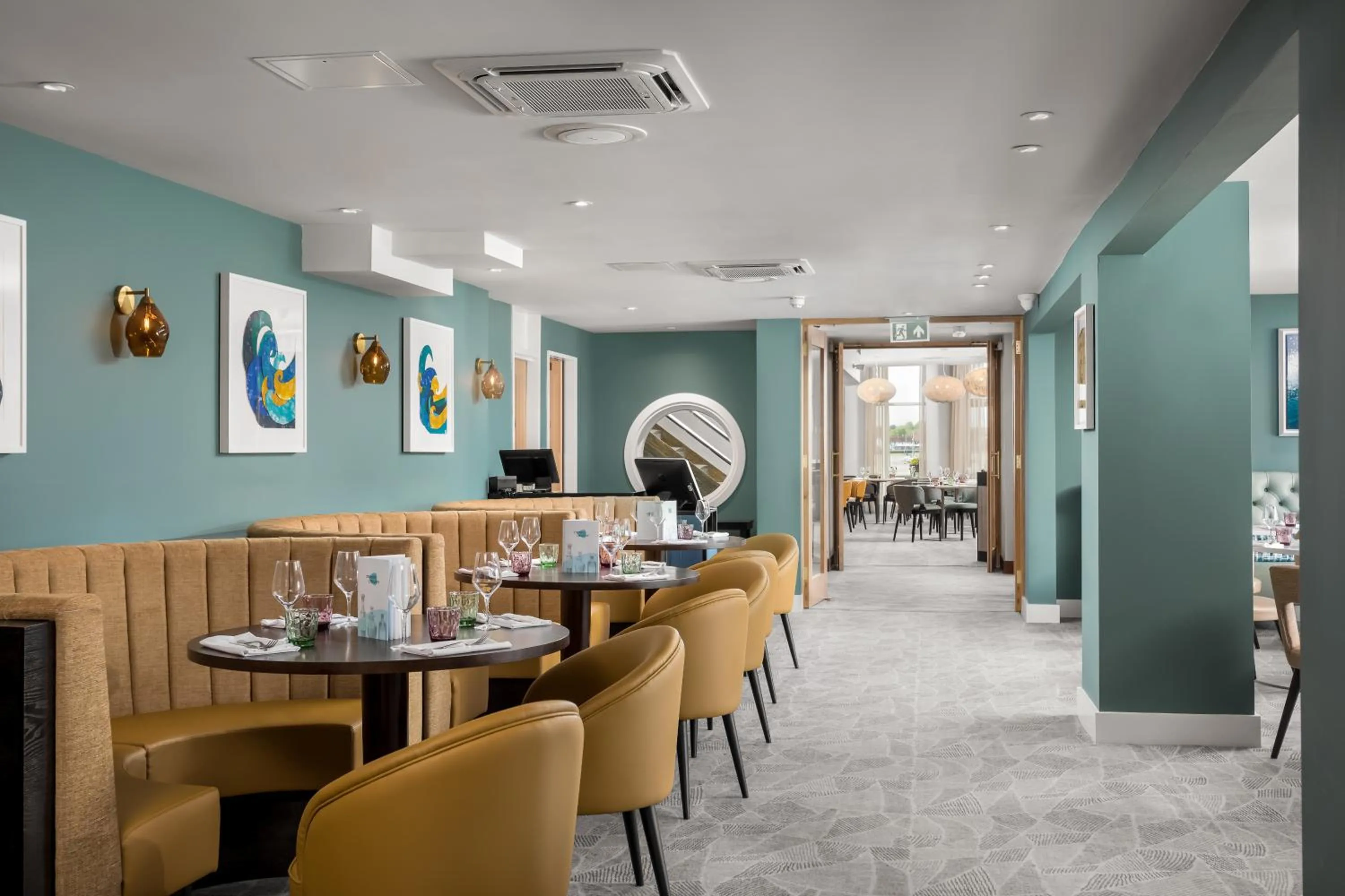 Lounge or bar in Langstone Quays Resort, Portsmouth