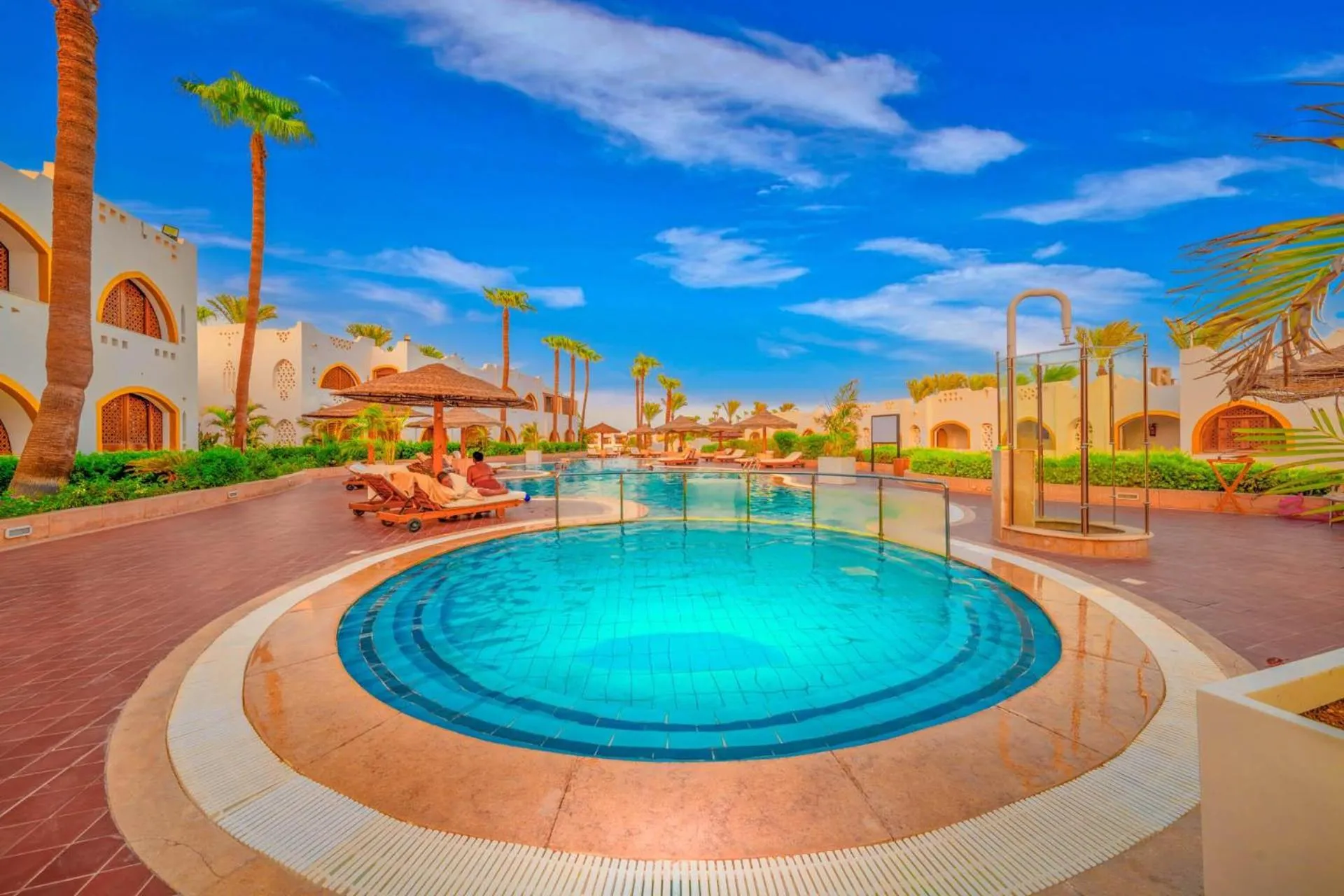 Swimming pool in Domina Coral Bay Resort, Diving , Spa & Casino