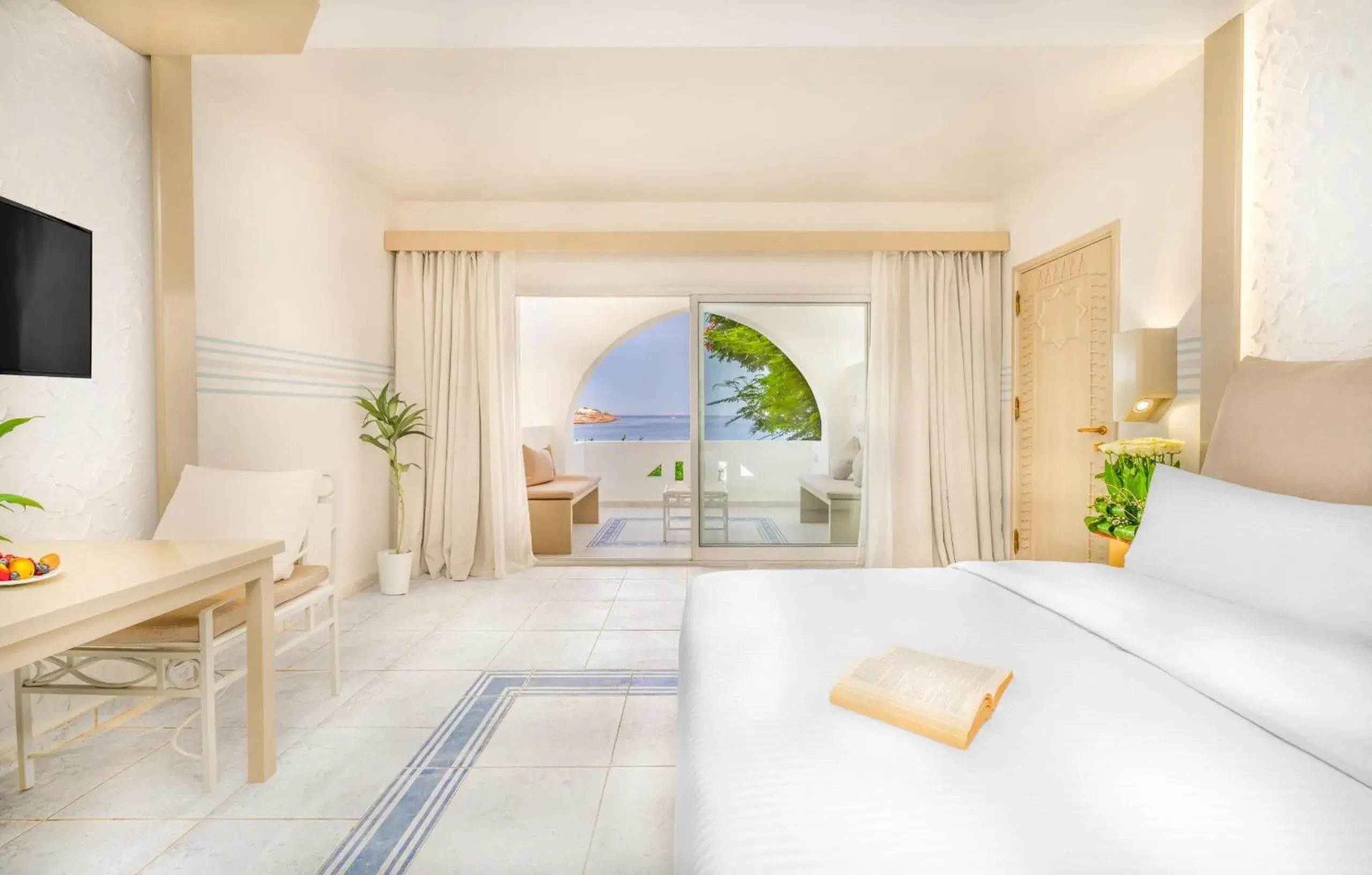 Aquamarine Queen or Twin Room - Beach Front in Domina Coral Bay Resort, Diving , Spa & Casino Aquamarine Queen or Twin Room - Beach Front in Domina Coral Bay Resort, Diving , Spa & Casino