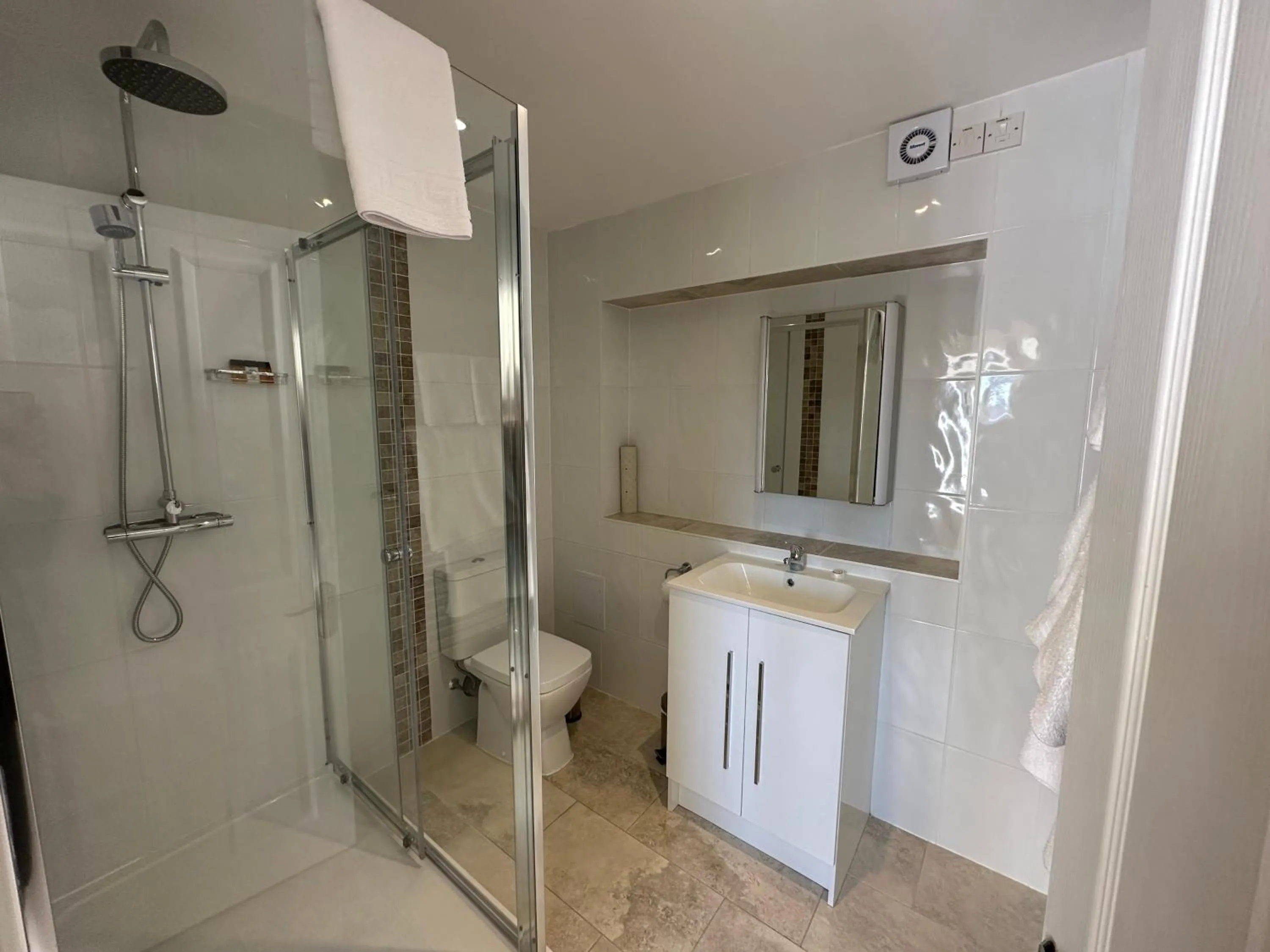 Bathroom in Le Friquet Hotel