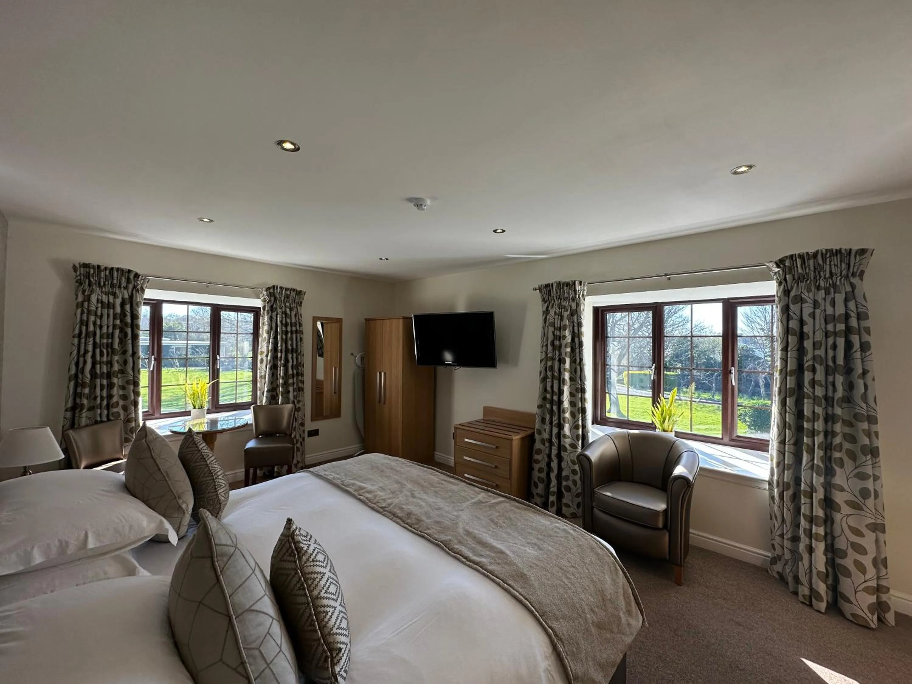 Bedroom, Bed in Le Friquet Hotel