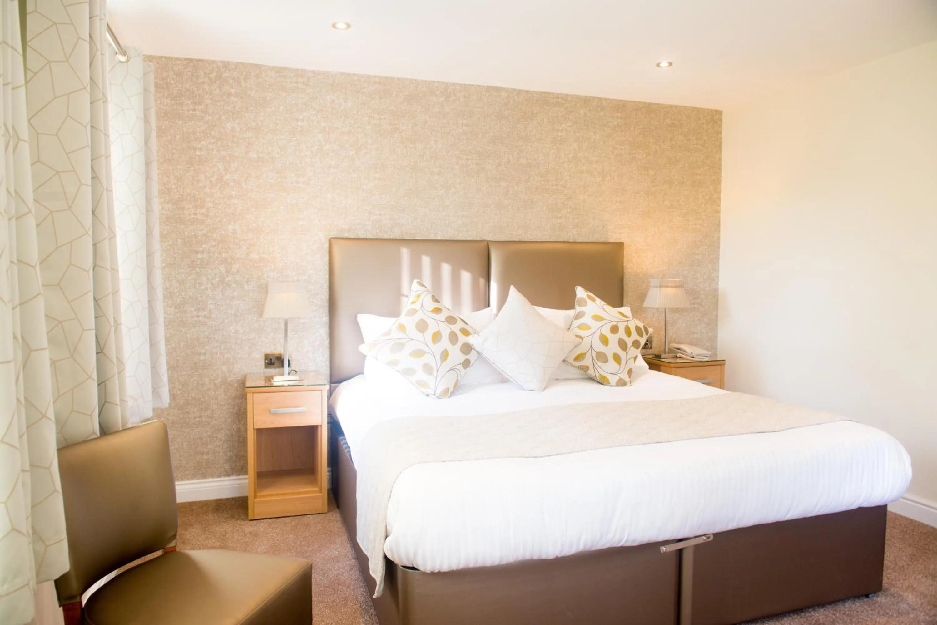 Bedroom, Bed in Le Friquet Hotel