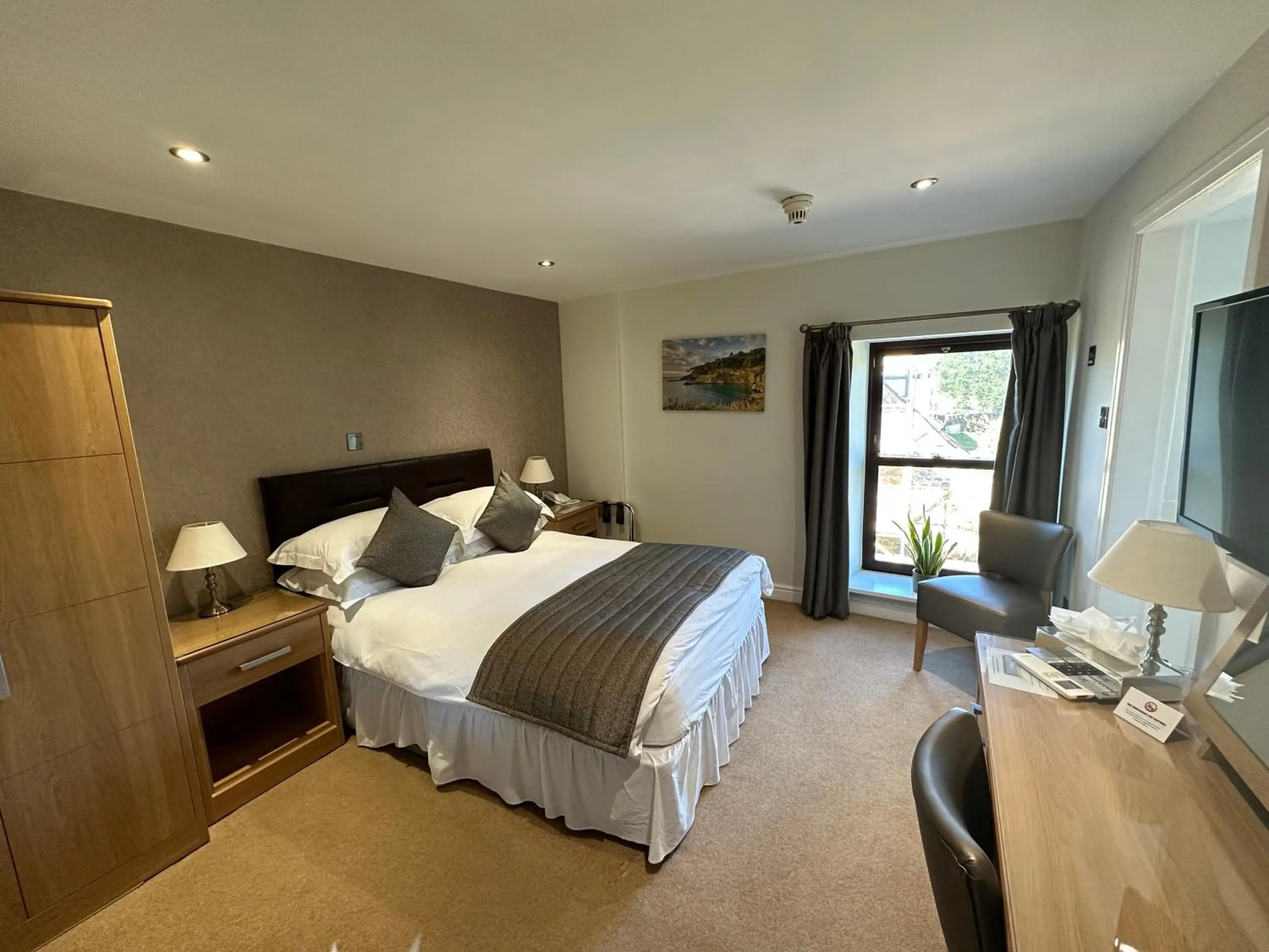 Bedroom, Bed in Le Friquet Hotel