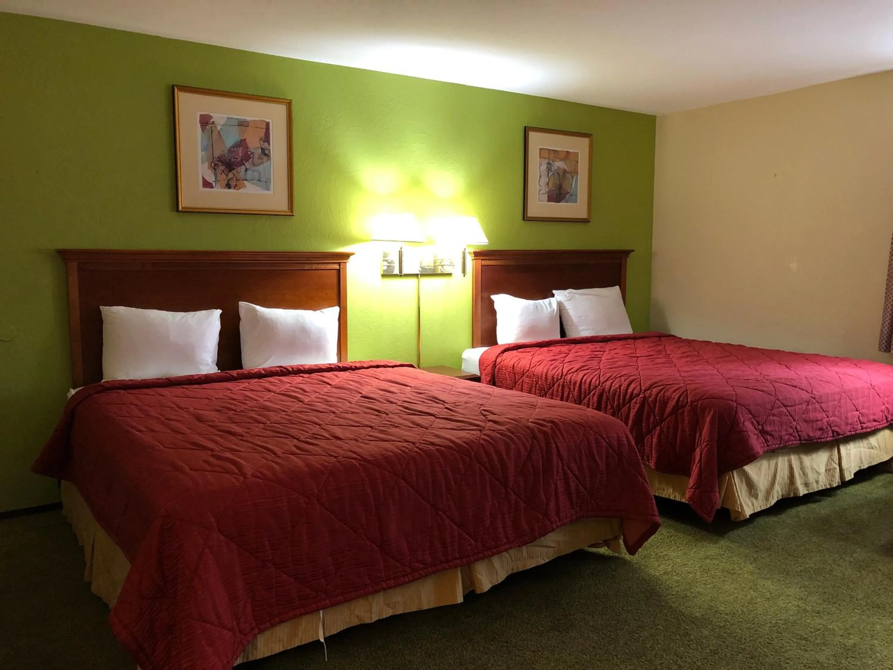 Bed in Red Bluff Inn