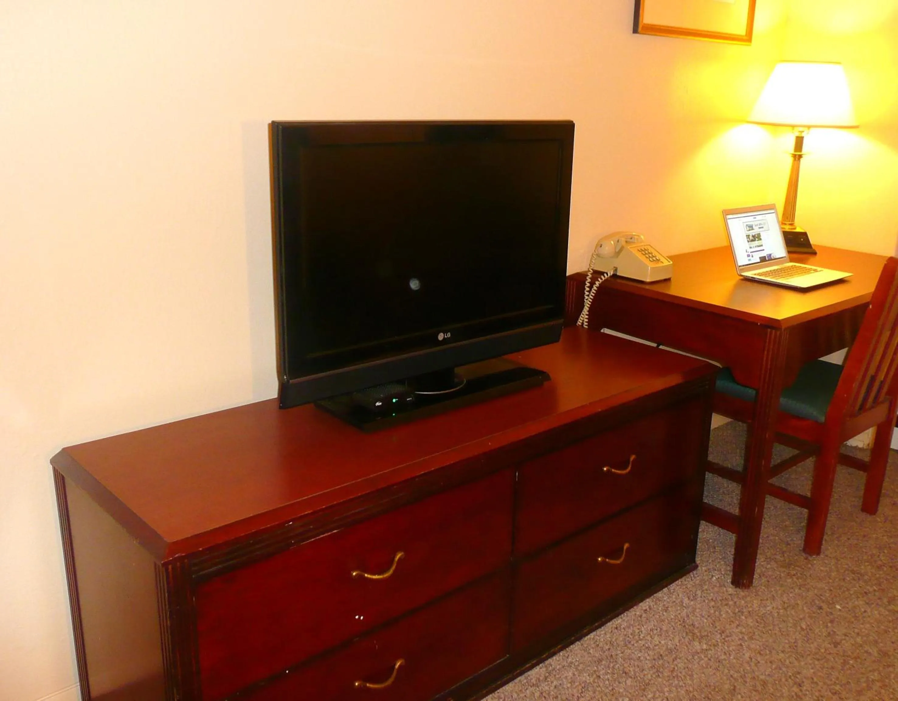 Bedroom in Red Bluff Inn