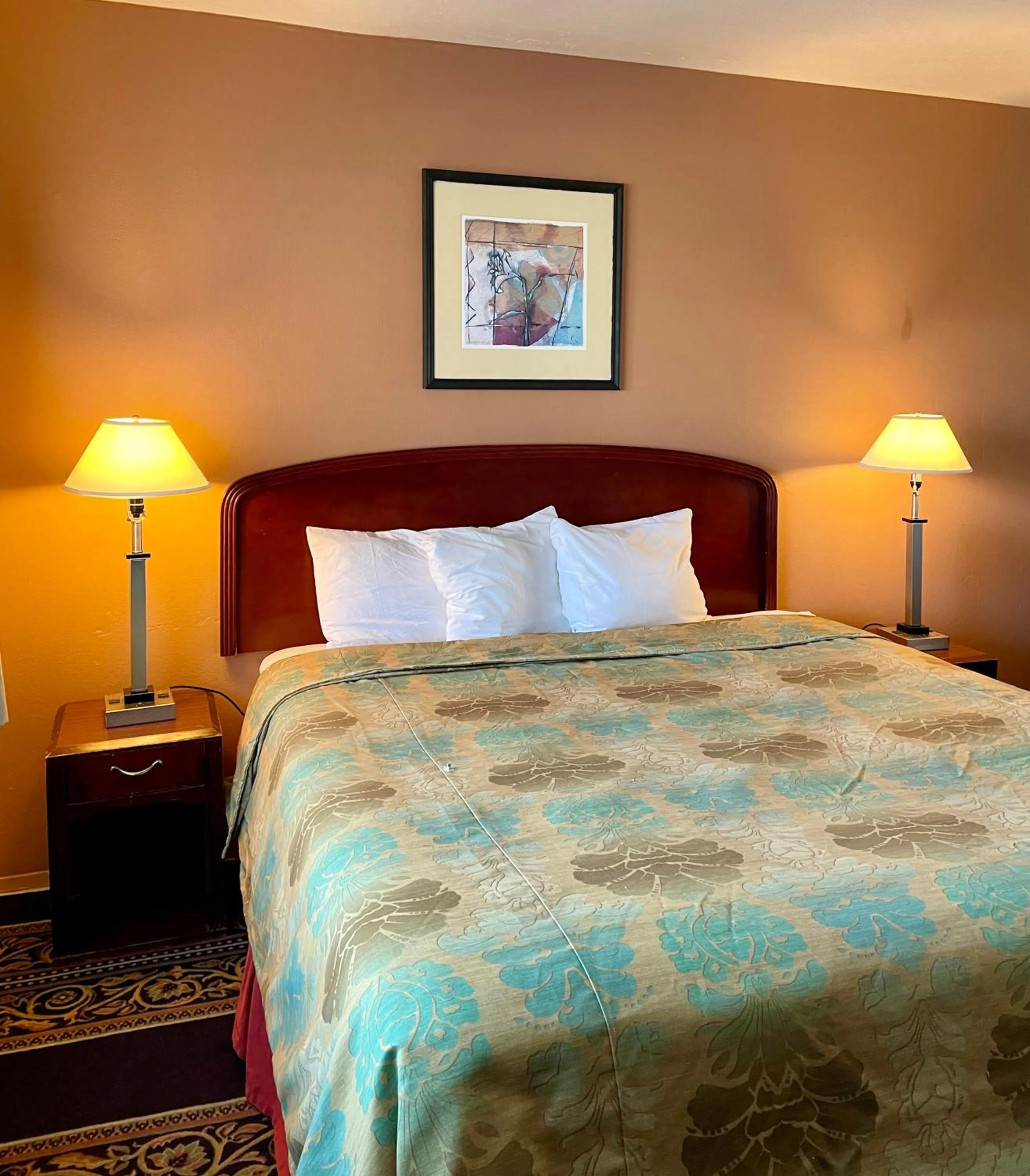 Bed in Red Bluff Inn