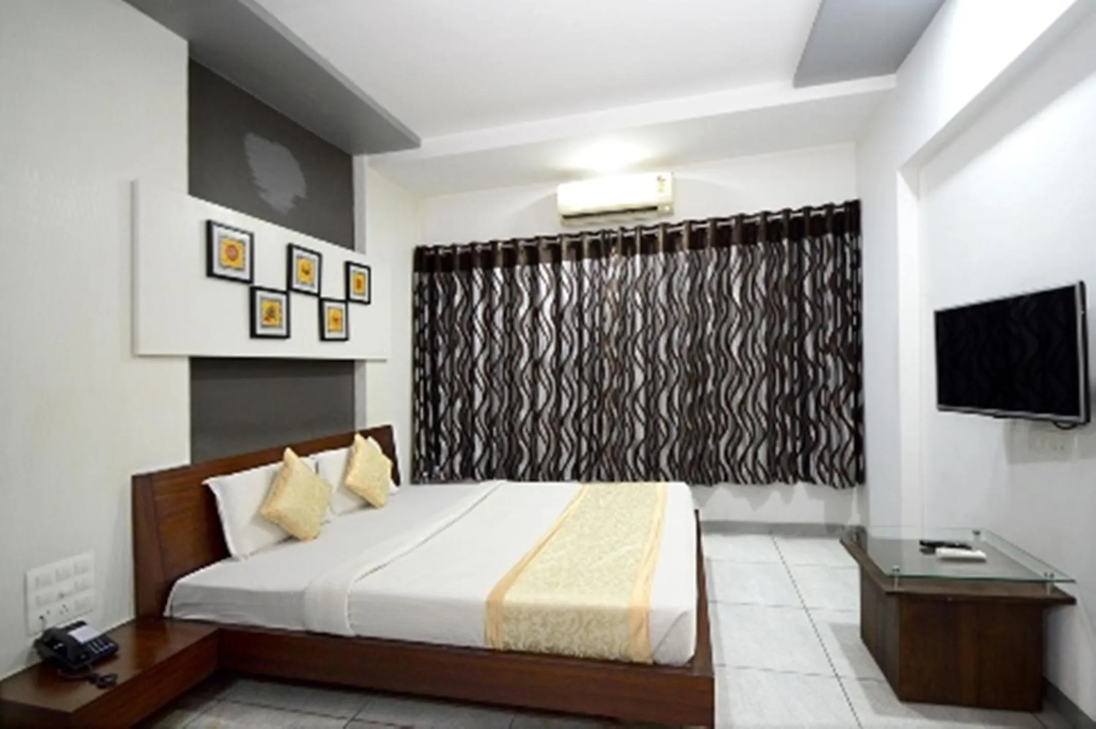 Bed in Shripriya-Nathdwara