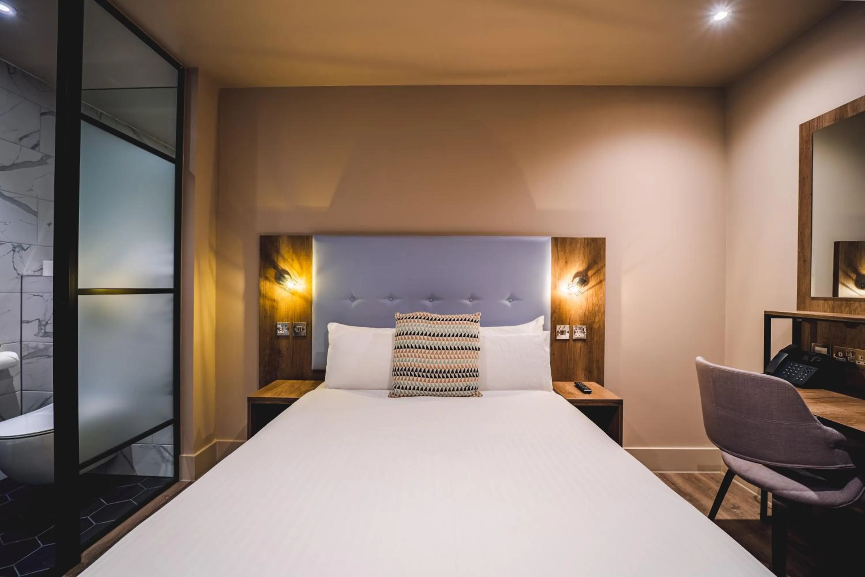 Bed in Euston Square Hotel