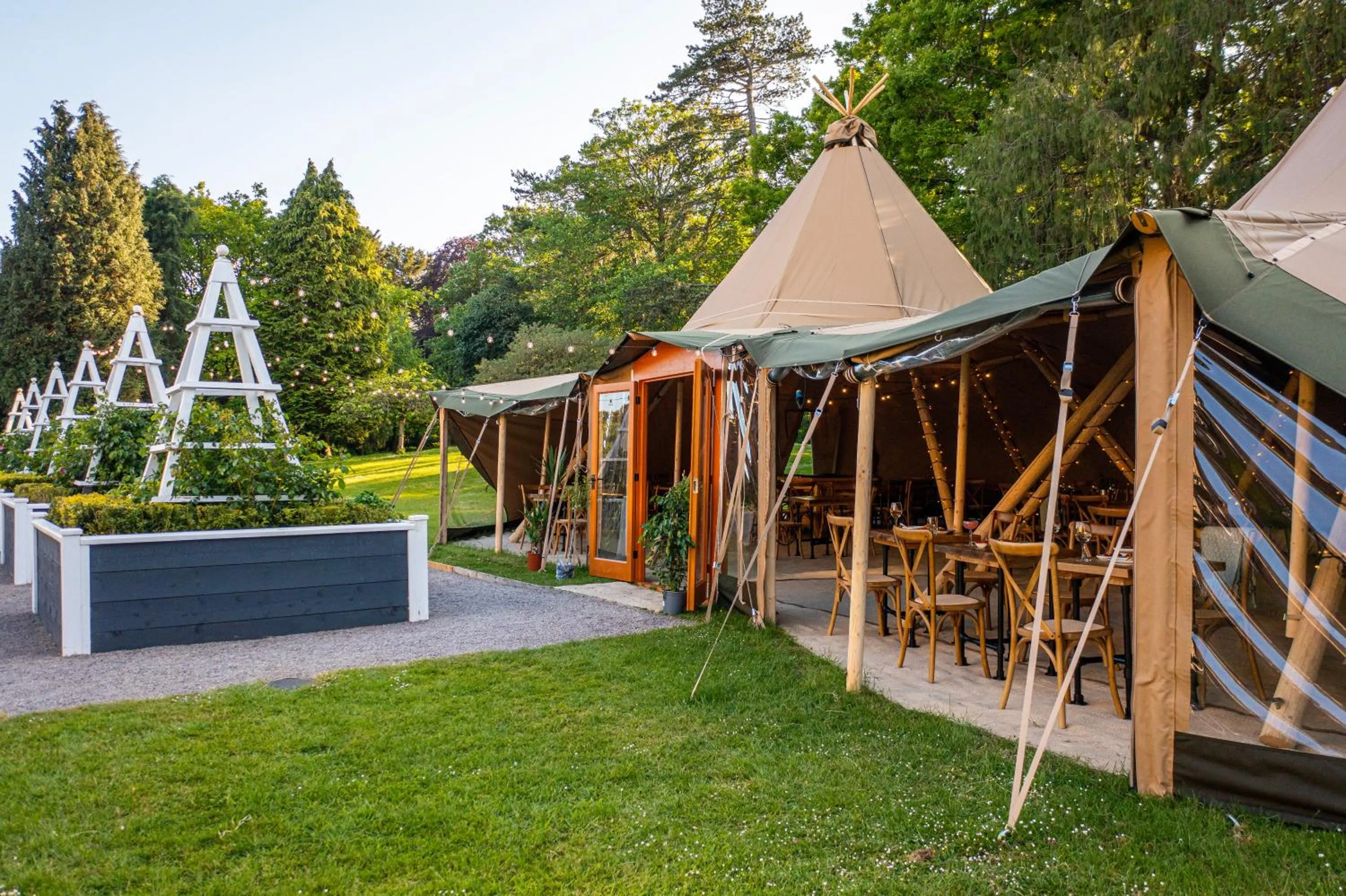 Entertainment in De Vere Tortworth Court