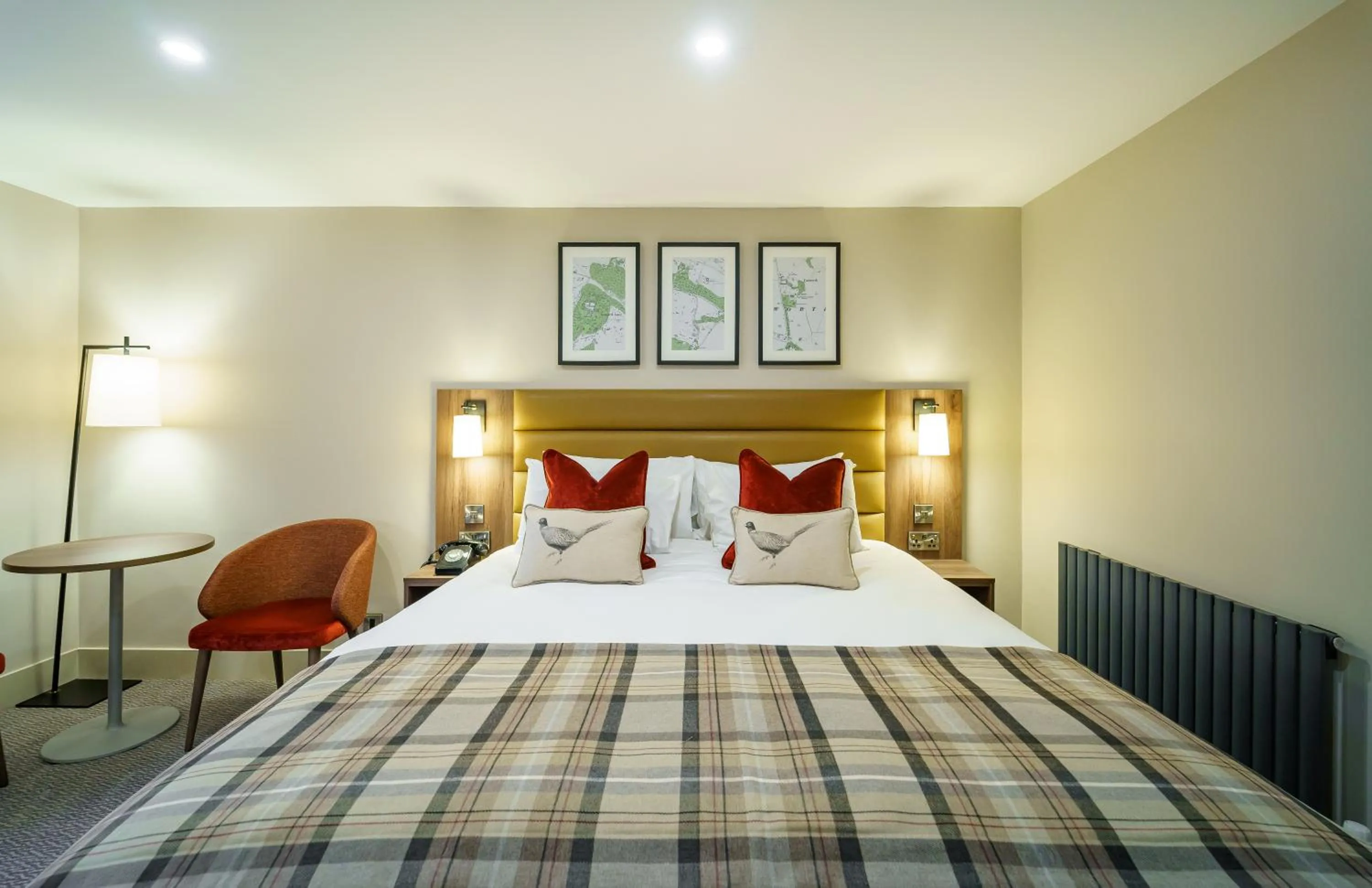 Bedroom, Bed in De Vere Tortworth Court