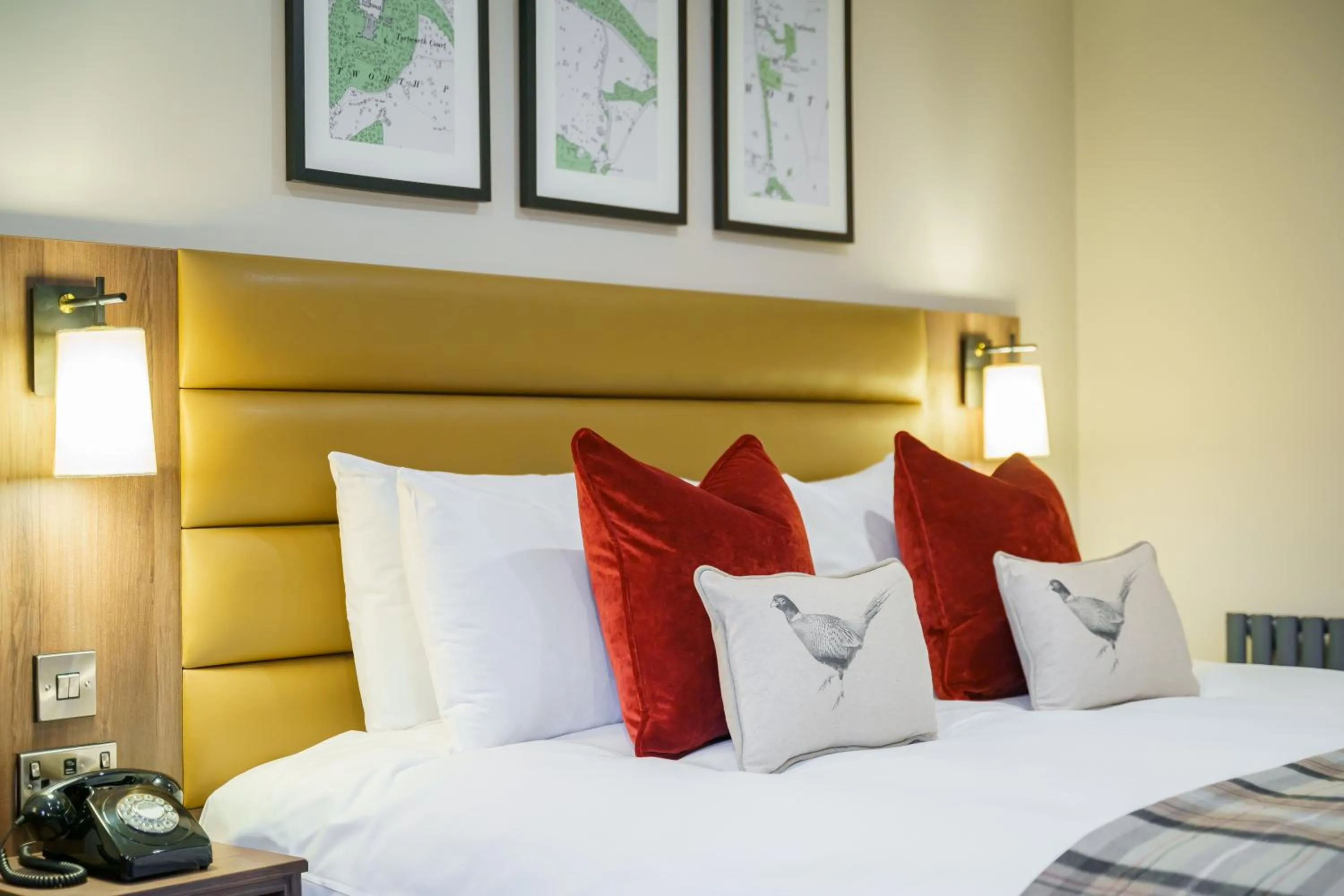 Bedroom, Bed in De Vere Tortworth Court