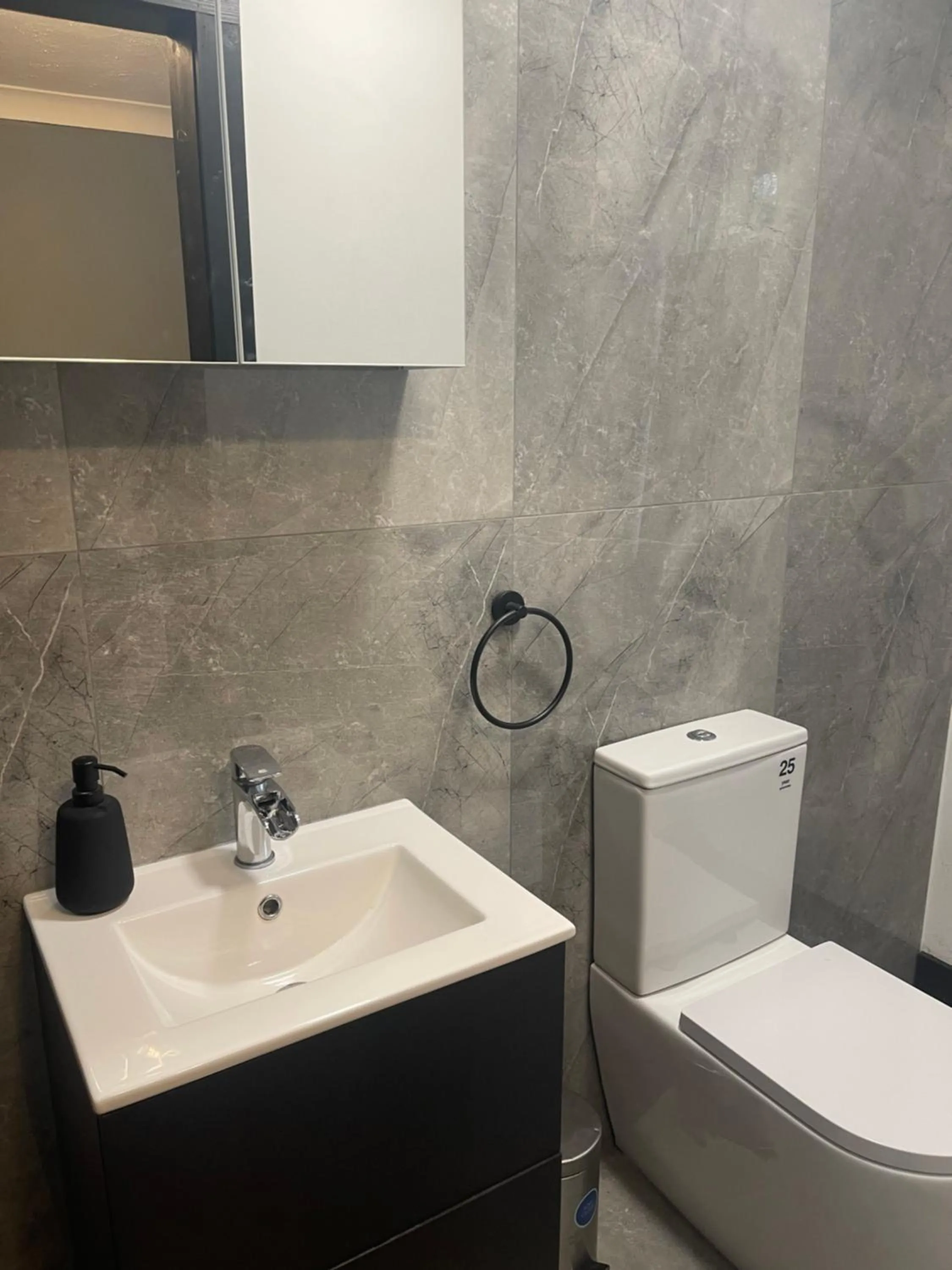 Bathroom in Da Vinci Guest House & Guest Parking, A Real Gem