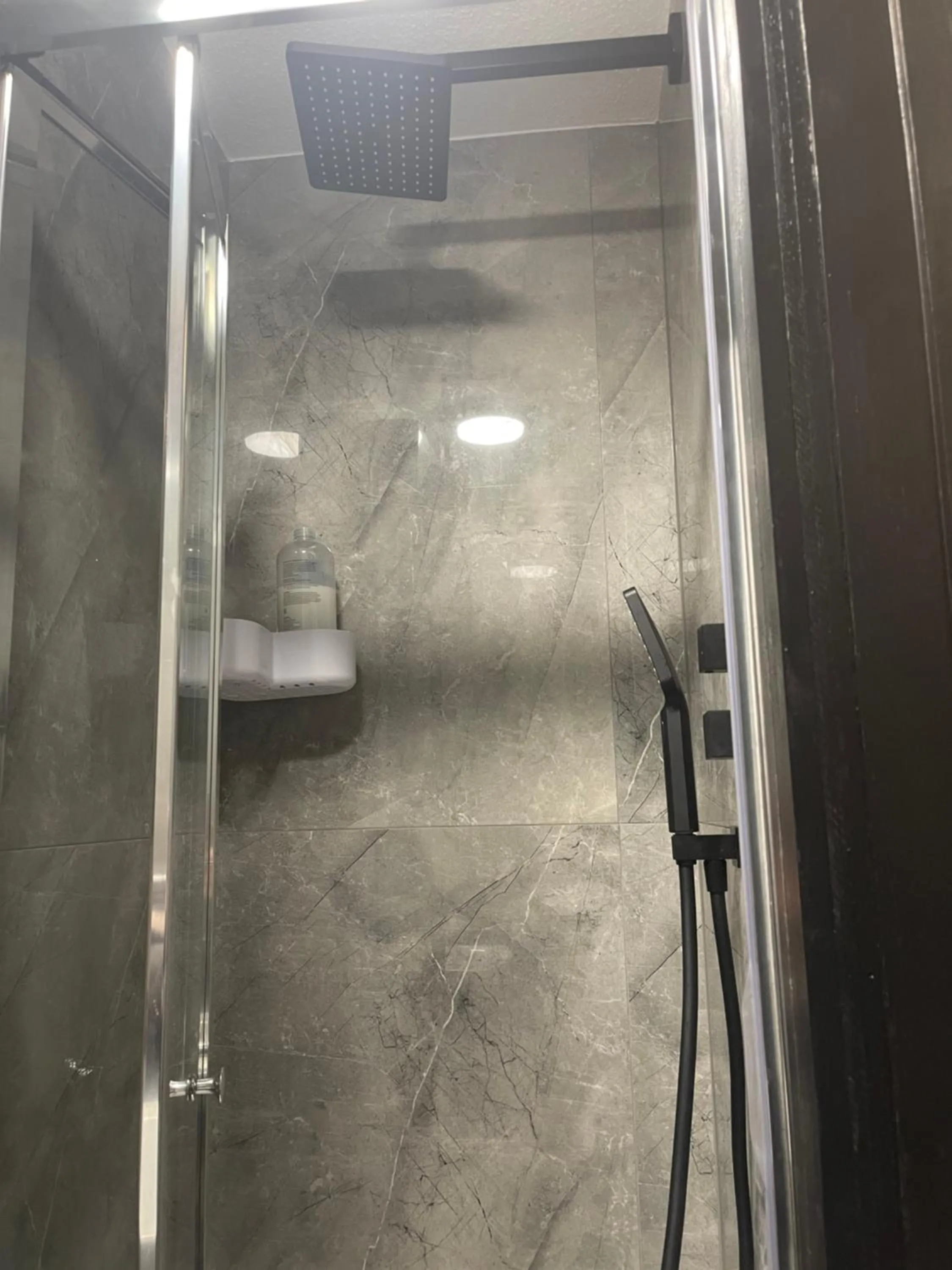 Shower in Da Vinci Guest House & Guest Parking, A Real Gem