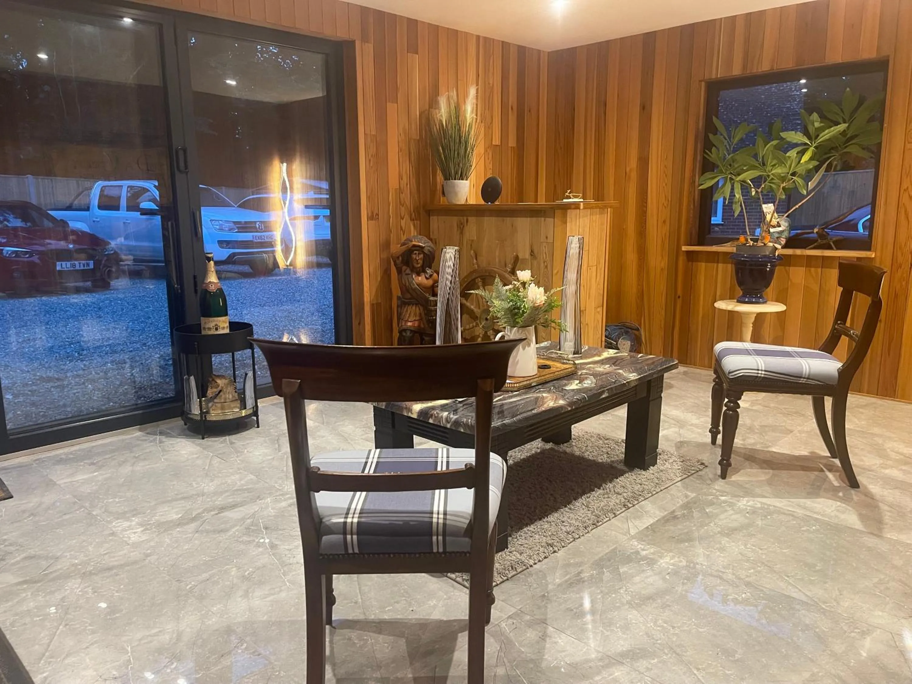 Lobby or reception in Da Vinci Guest House & Guest Parking, A Real Gem