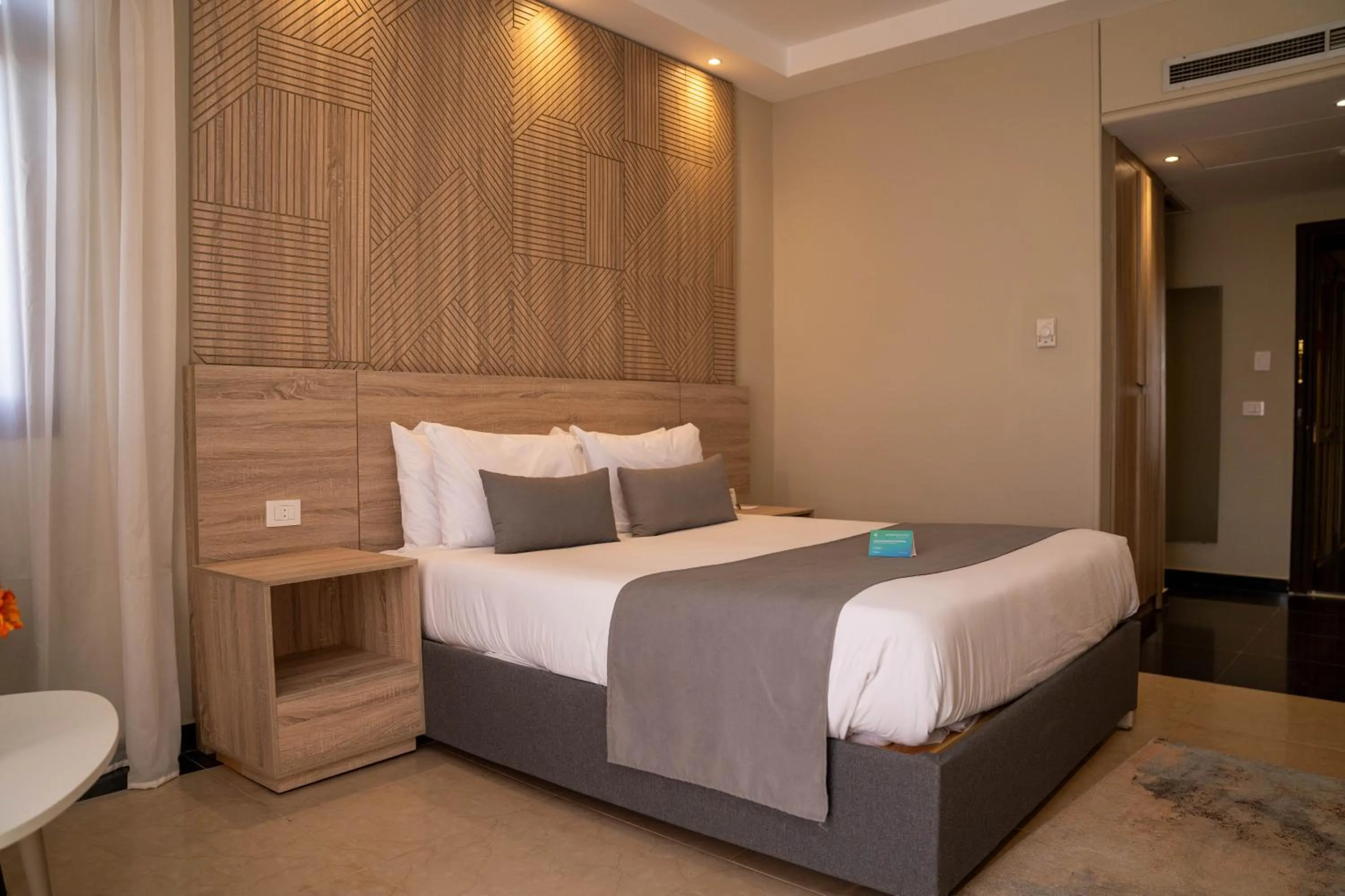 Bedroom, Bed in Pyramisa Island Hotel Aswan