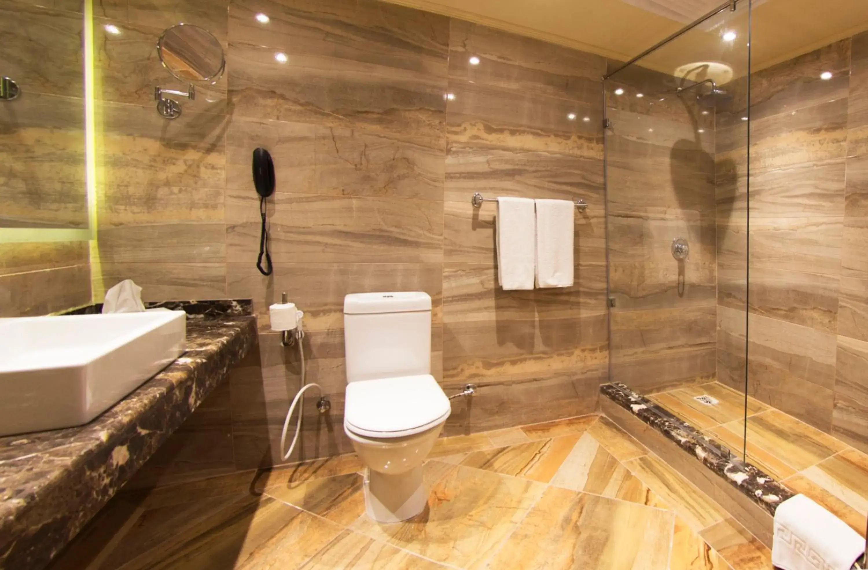 Deluxe Double or Twin Room in Pyramisa Suites Hotel Cairo Deluxe Double or Twin Room in Pyramisa Suites Hotel Cairo