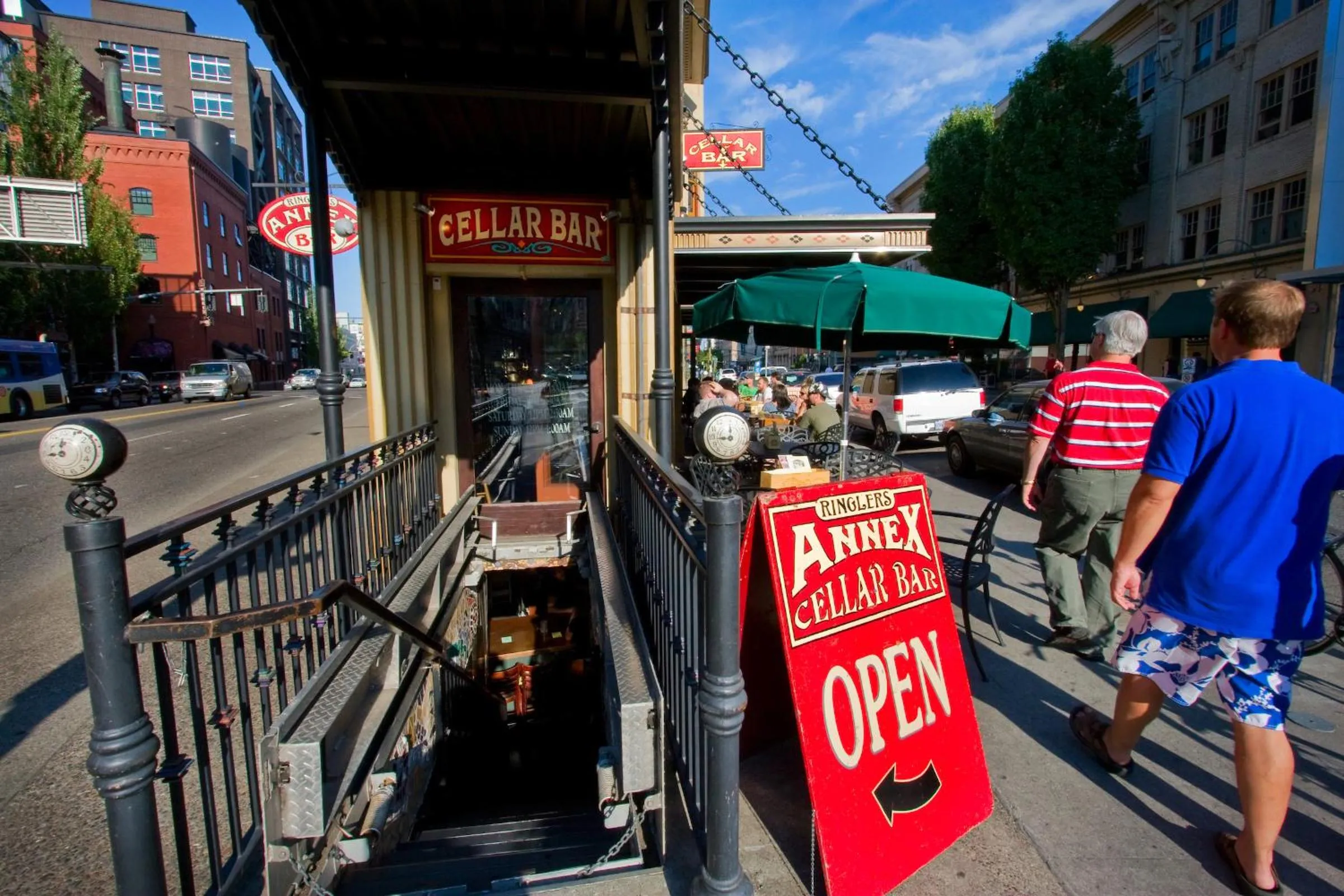 Restaurant/places to eat in McMenamins Crystal Hotel